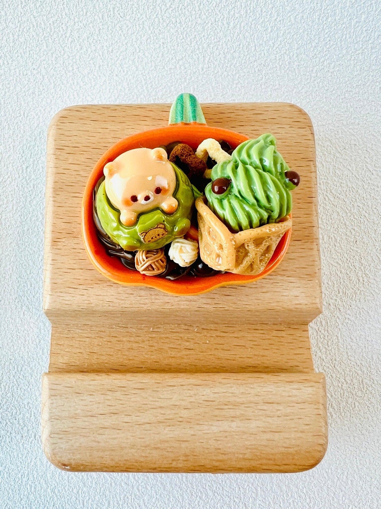 Bear Phone Stand
