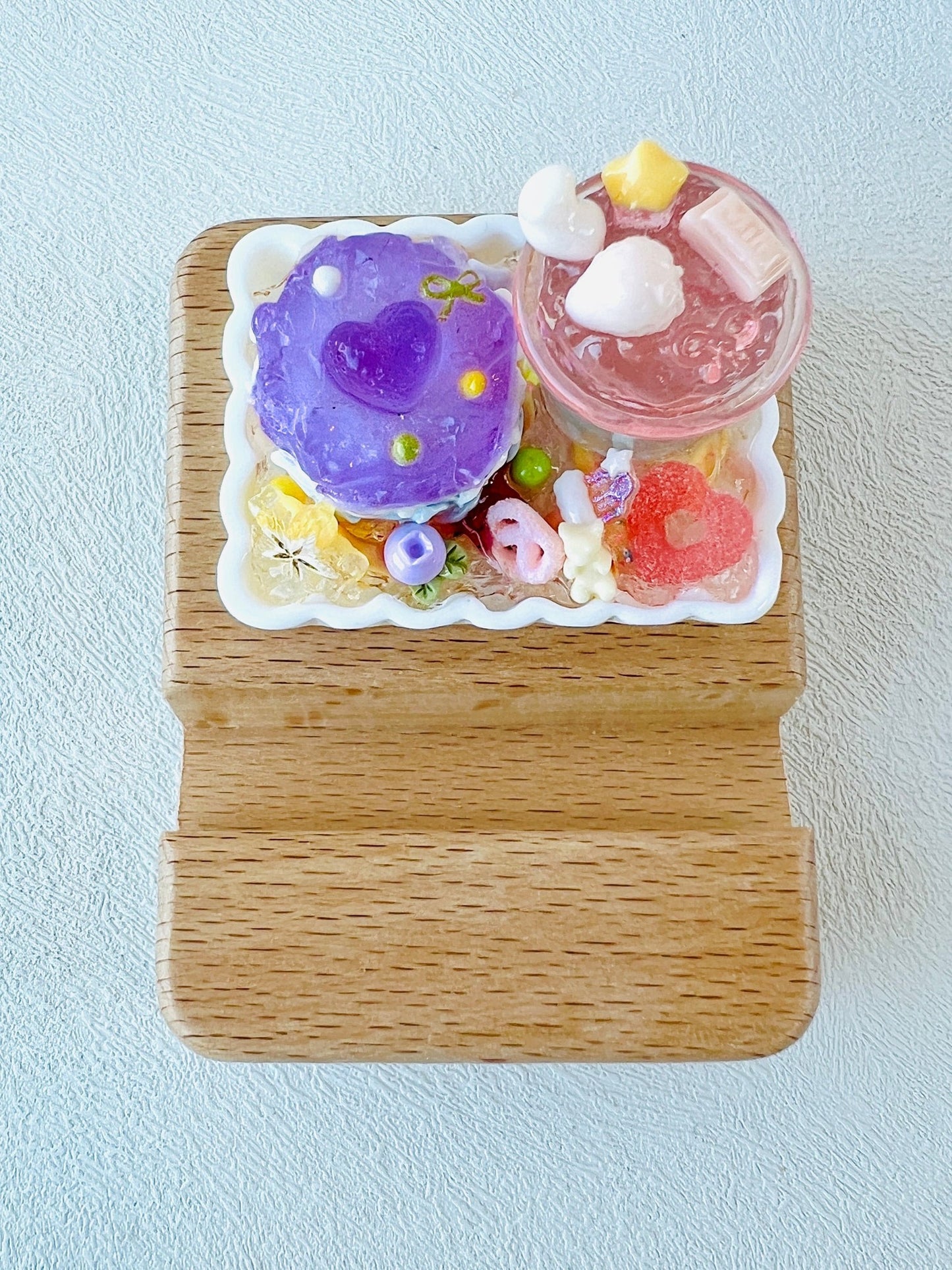 Dessert Phone Stand