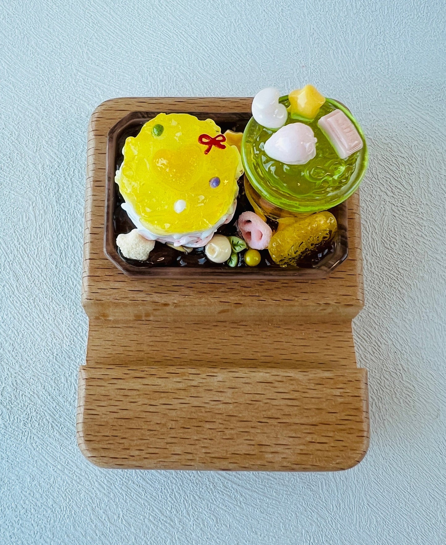 Dessert Phone Stand