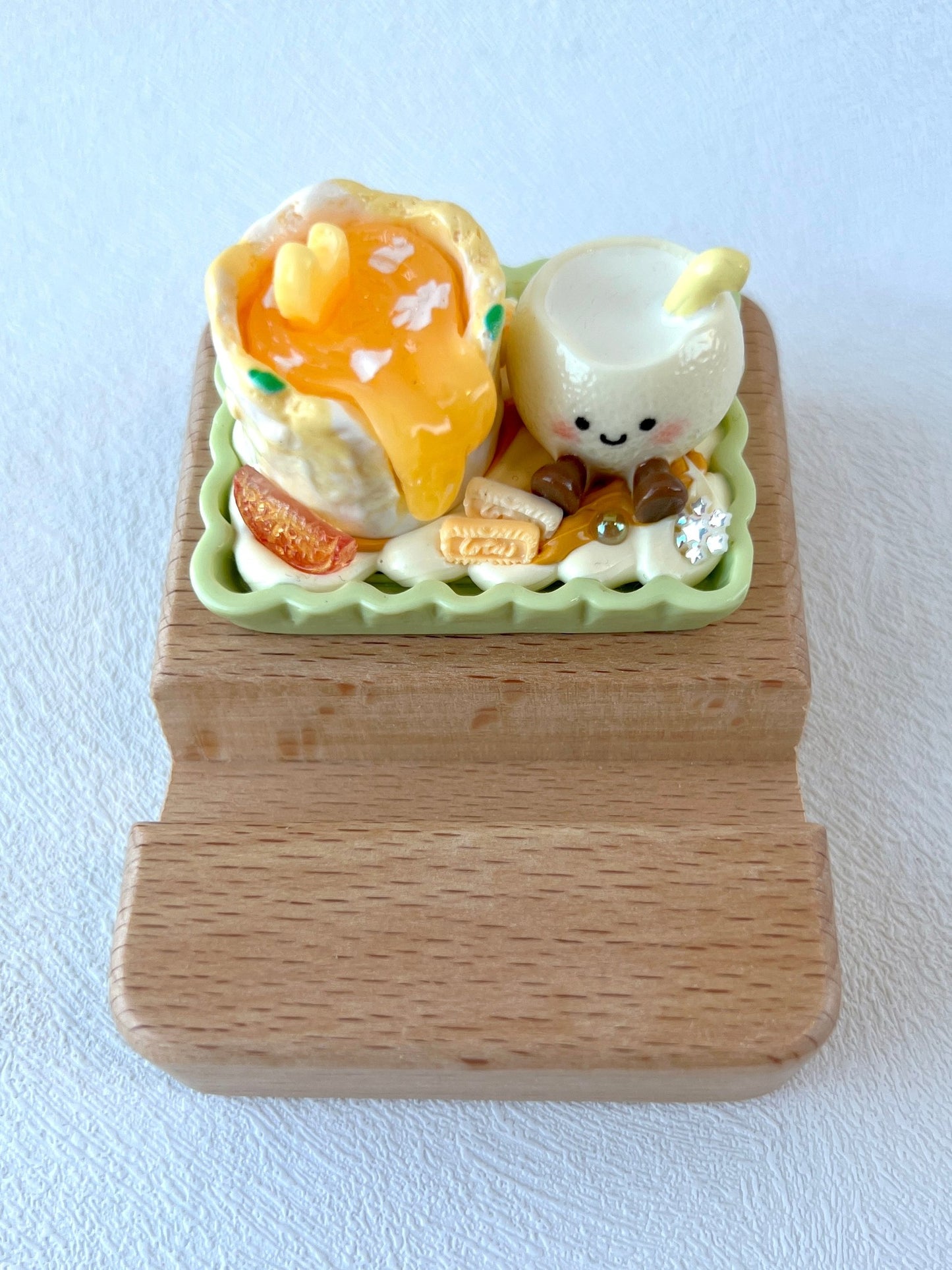 Dessert Phone Stand