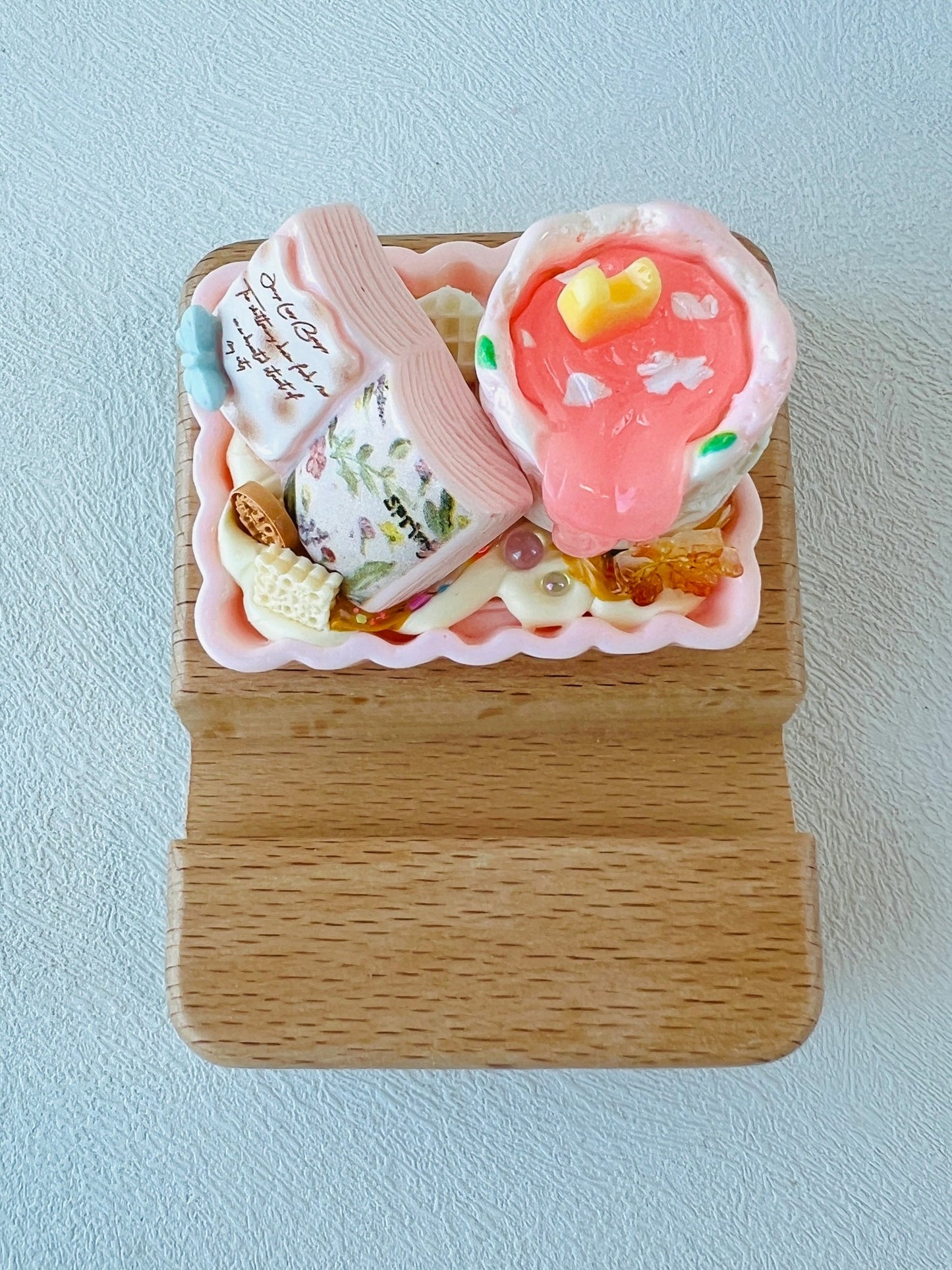 Dessert Phone Stand