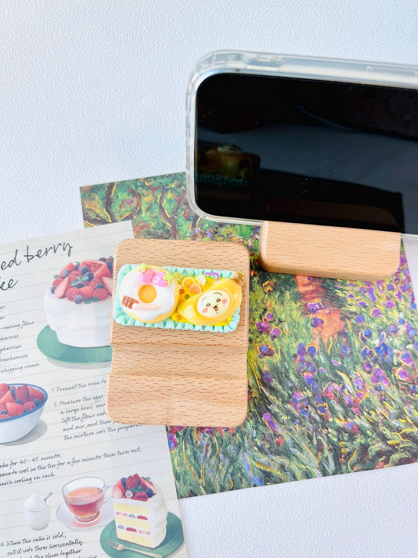 Chiikawa Personalized Engraving Phone Stand Wooden Phone Support Phone Holder Desk Decor Adorable Gift