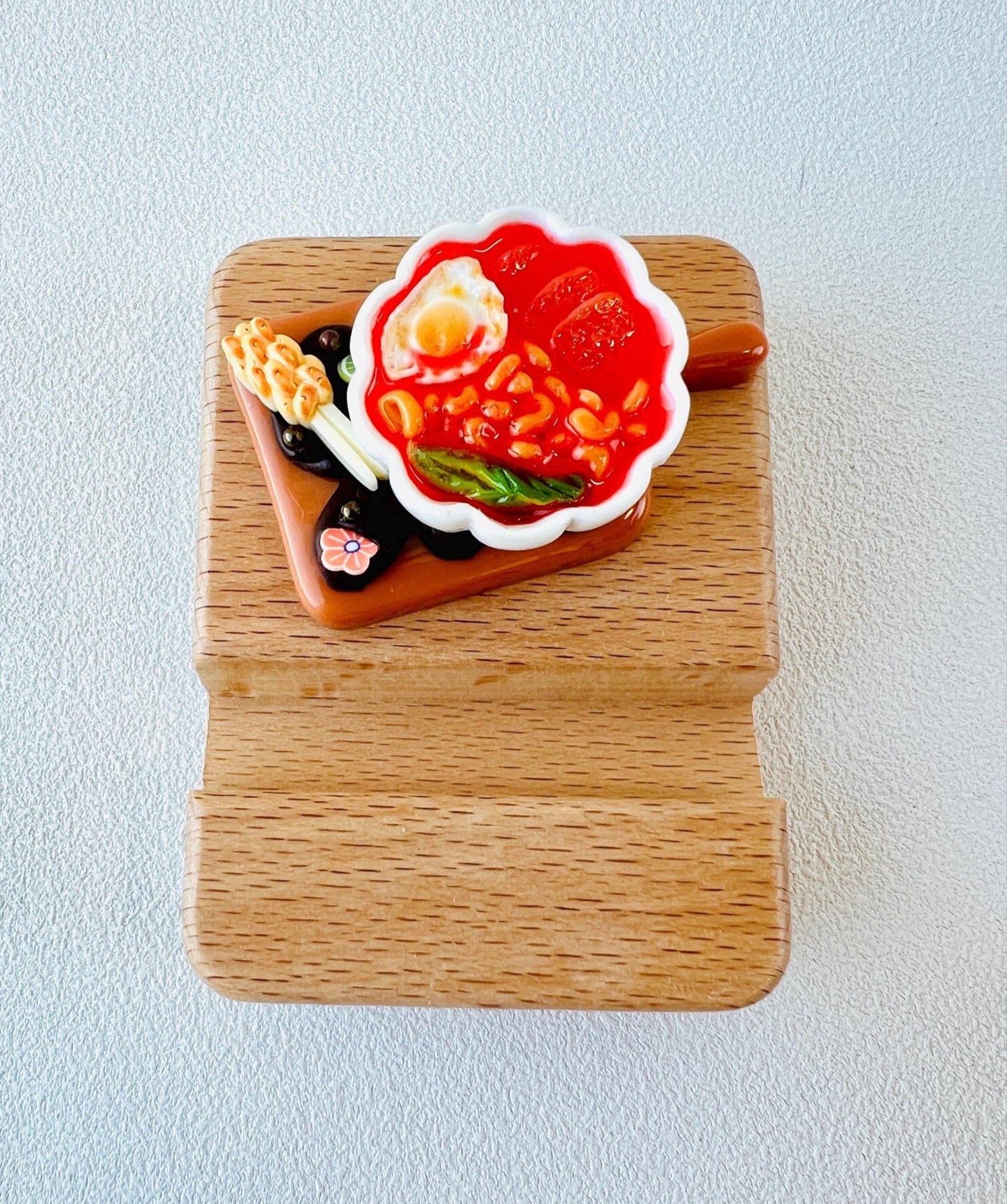 Food Themed Personalized Name Engraving Wooden Phone Stand