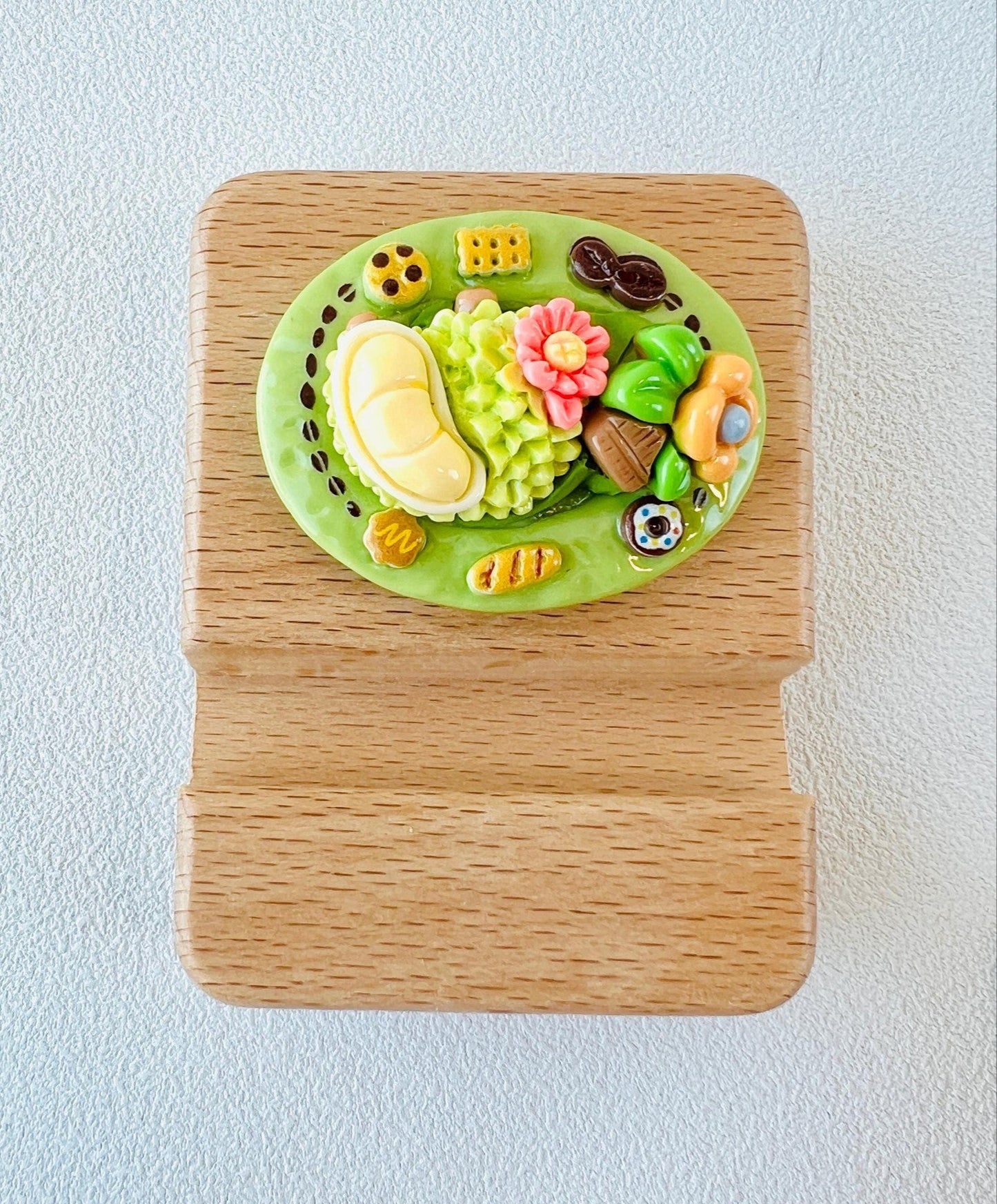 Food Themed Personalized Name Engraving Wooden Phone Stand