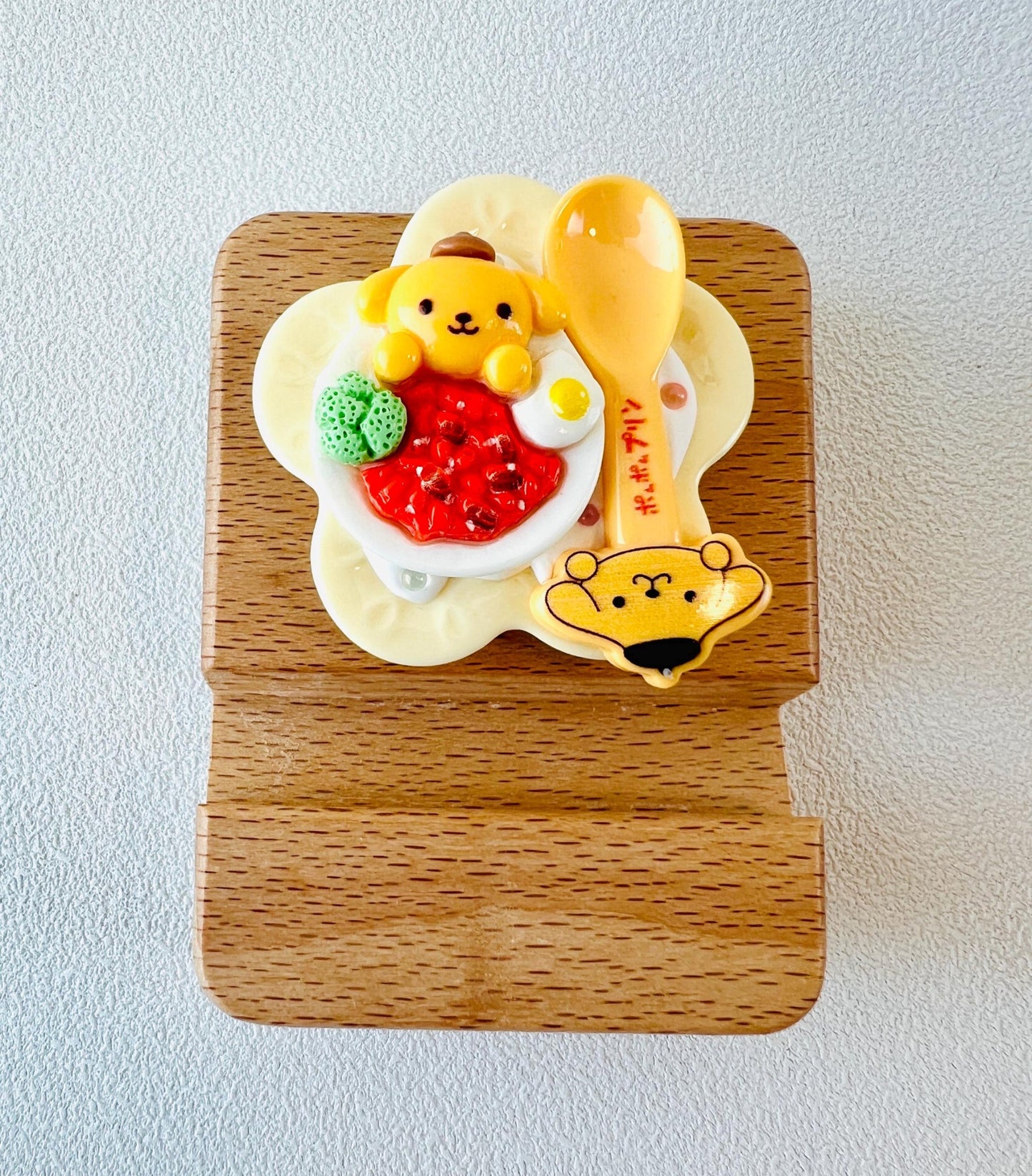 Sanrio Theme Personalized Engraving Phone Stand Sanrio Wooden Phone Support Phone Holder Desk Decor Adorable Gift
