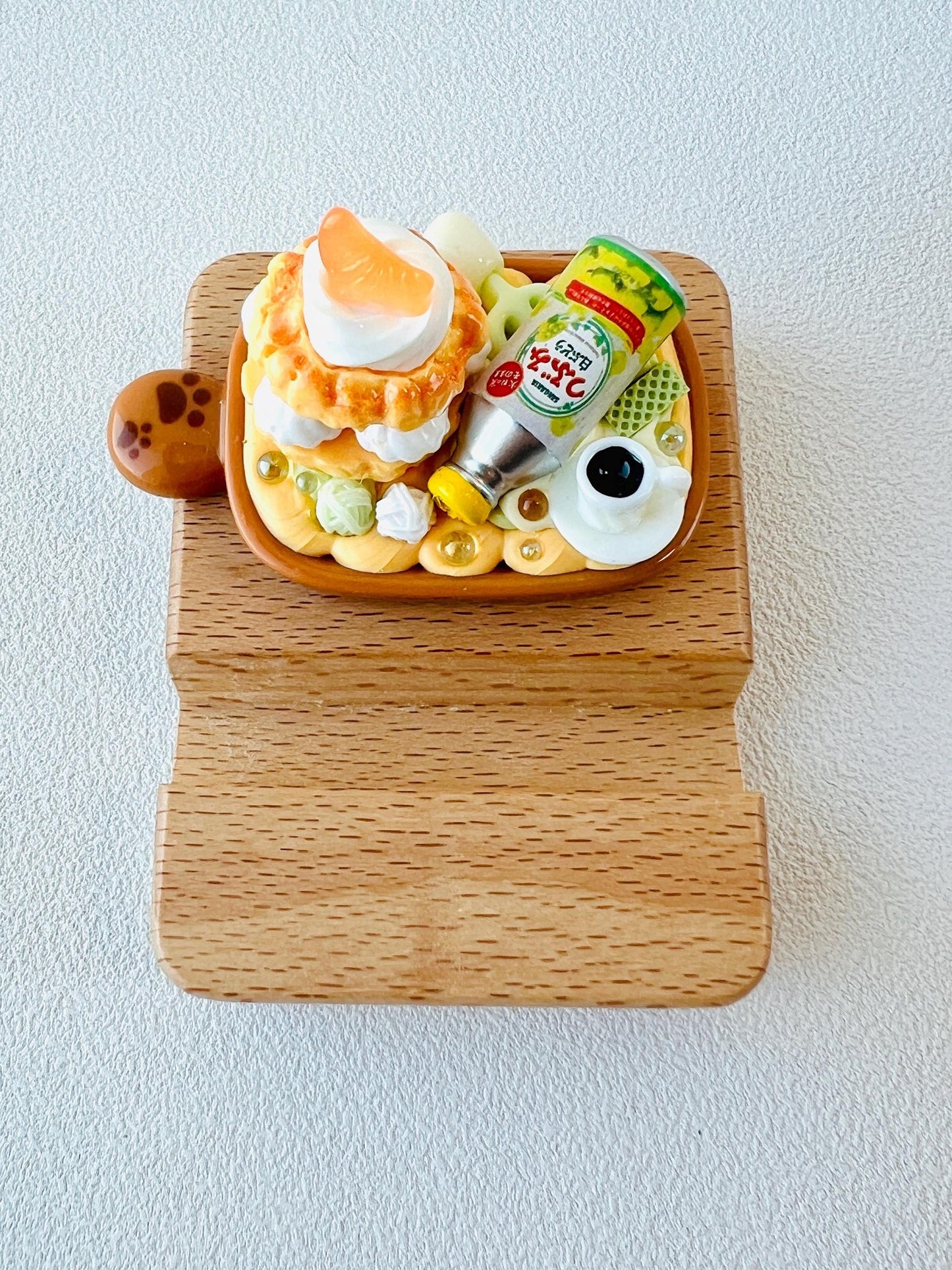 Food Themed Personalized Name Engraving Phone Dock Miniature Food Wooden Phone Support Phone Holder Desk Decor Adorable Gift