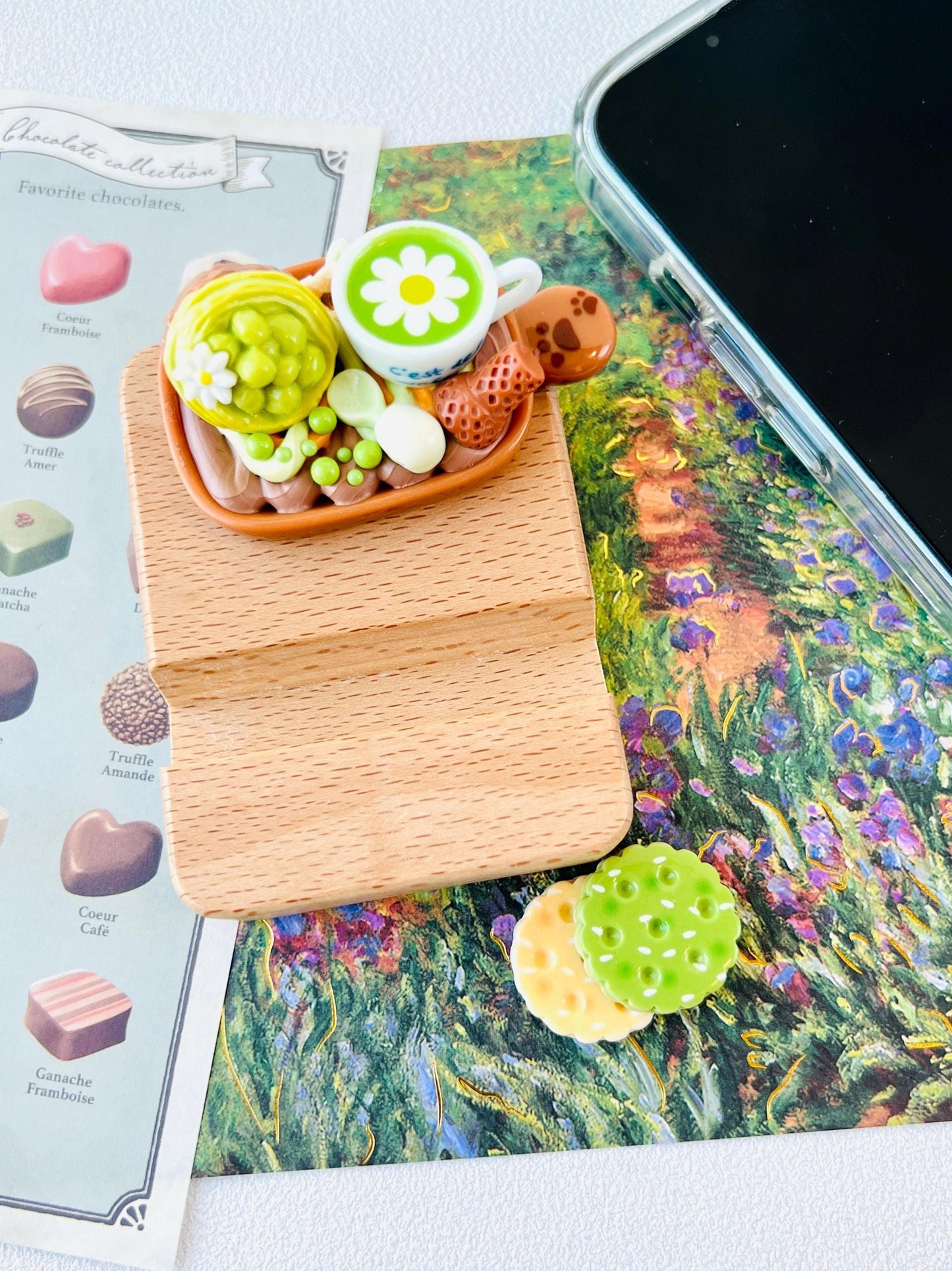 Food Themed Personalized Name Engraving Phone Dock Miniature Food Wooden Phone Support Phone Holder Desk Decor Adorable Gift