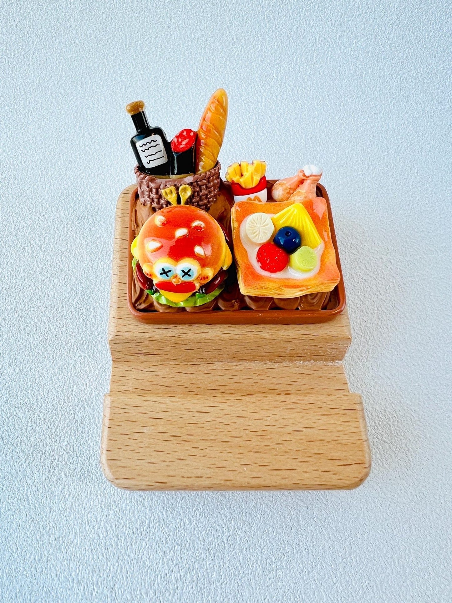 Food Themed Personalized Name Engraving Phone Dock Miniature Food Wooden Phone Support Phone Holder Desk Decor Adorable Gift