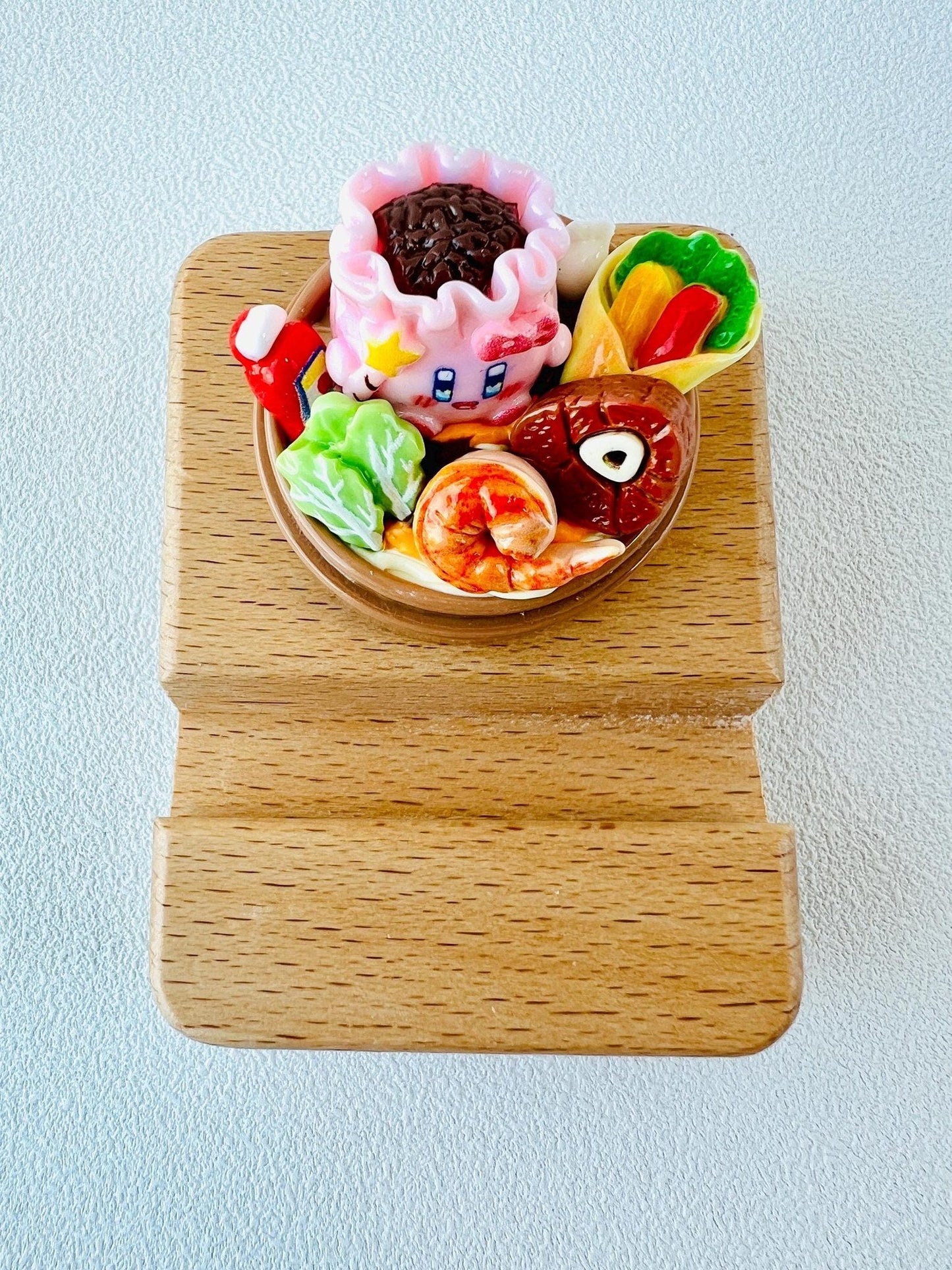 Food Themed Personalized Name Engraving Phone Dock Miniature Food Wooden Phone Support Phone Holder Desk Decor Adorable Gift