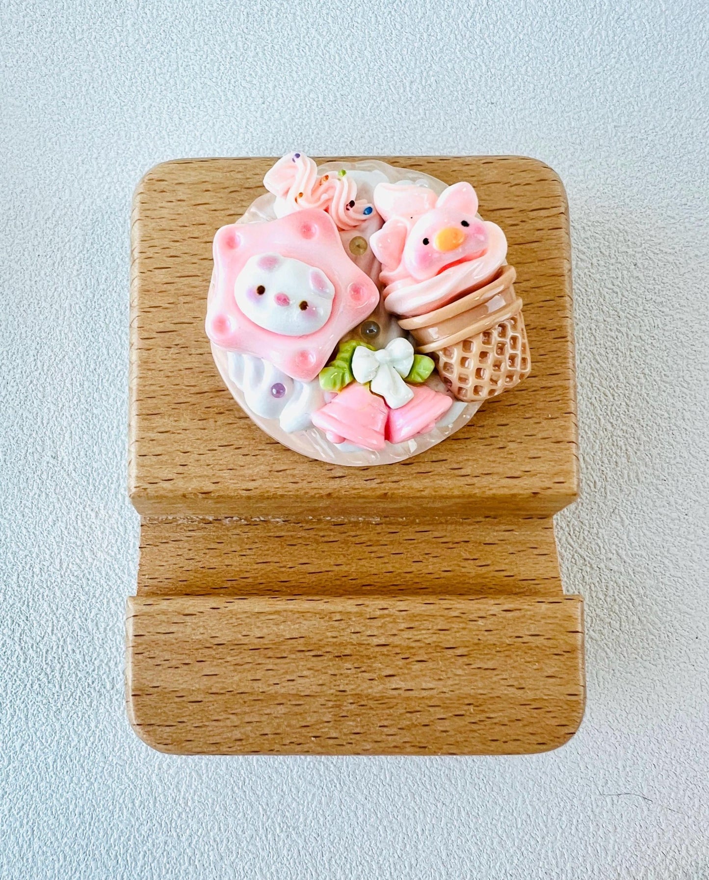 Pig Theme Personalized Engraving Phone Stand Piggy Wooden Phone Support Phone Holder Desk Decor Adorable Gift