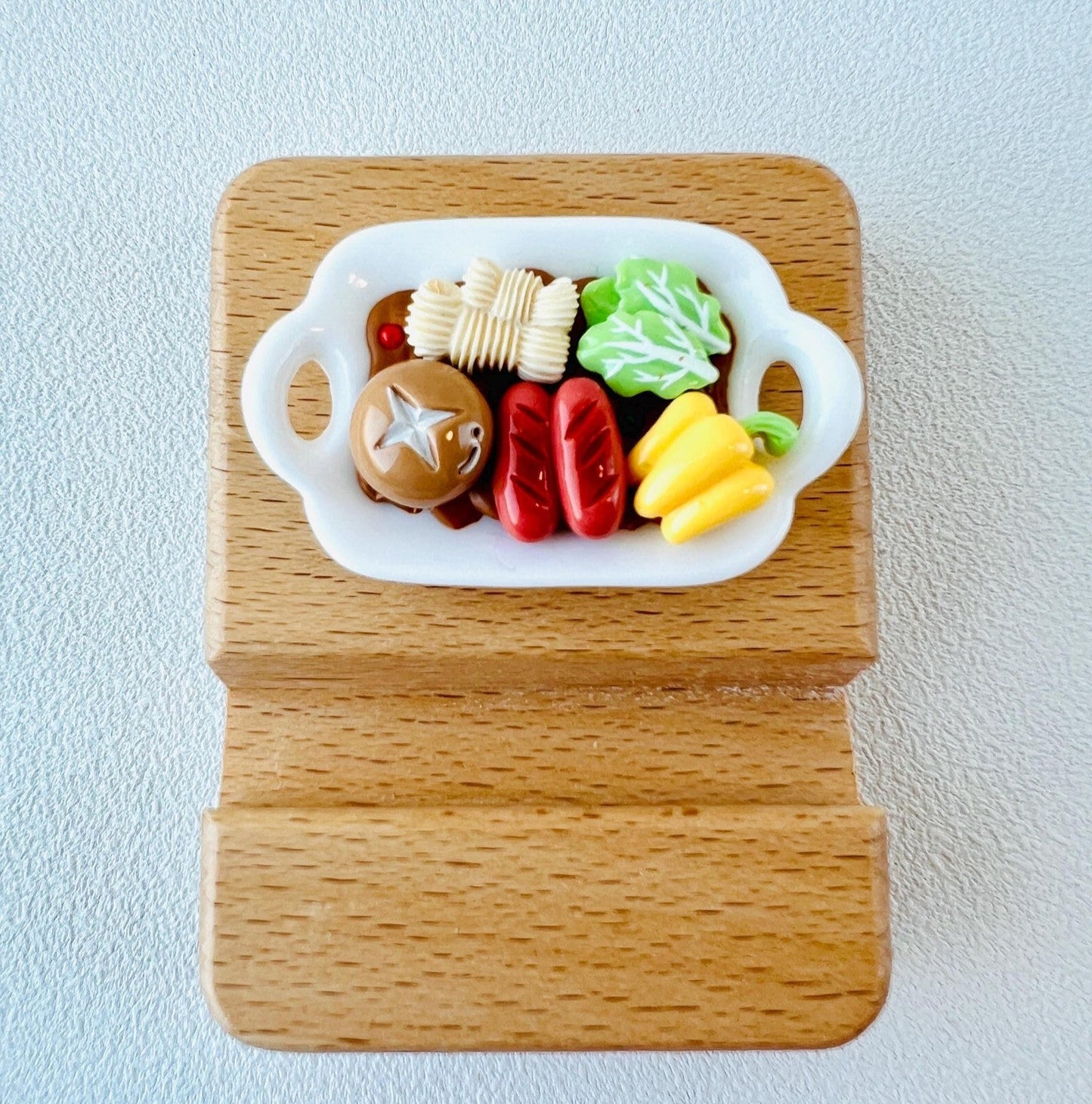 Food Themed Personalized Name Engraving Phone Dock Miniature Food Wooden Phone Support Phone Holder Desk Decor Adorable Gift