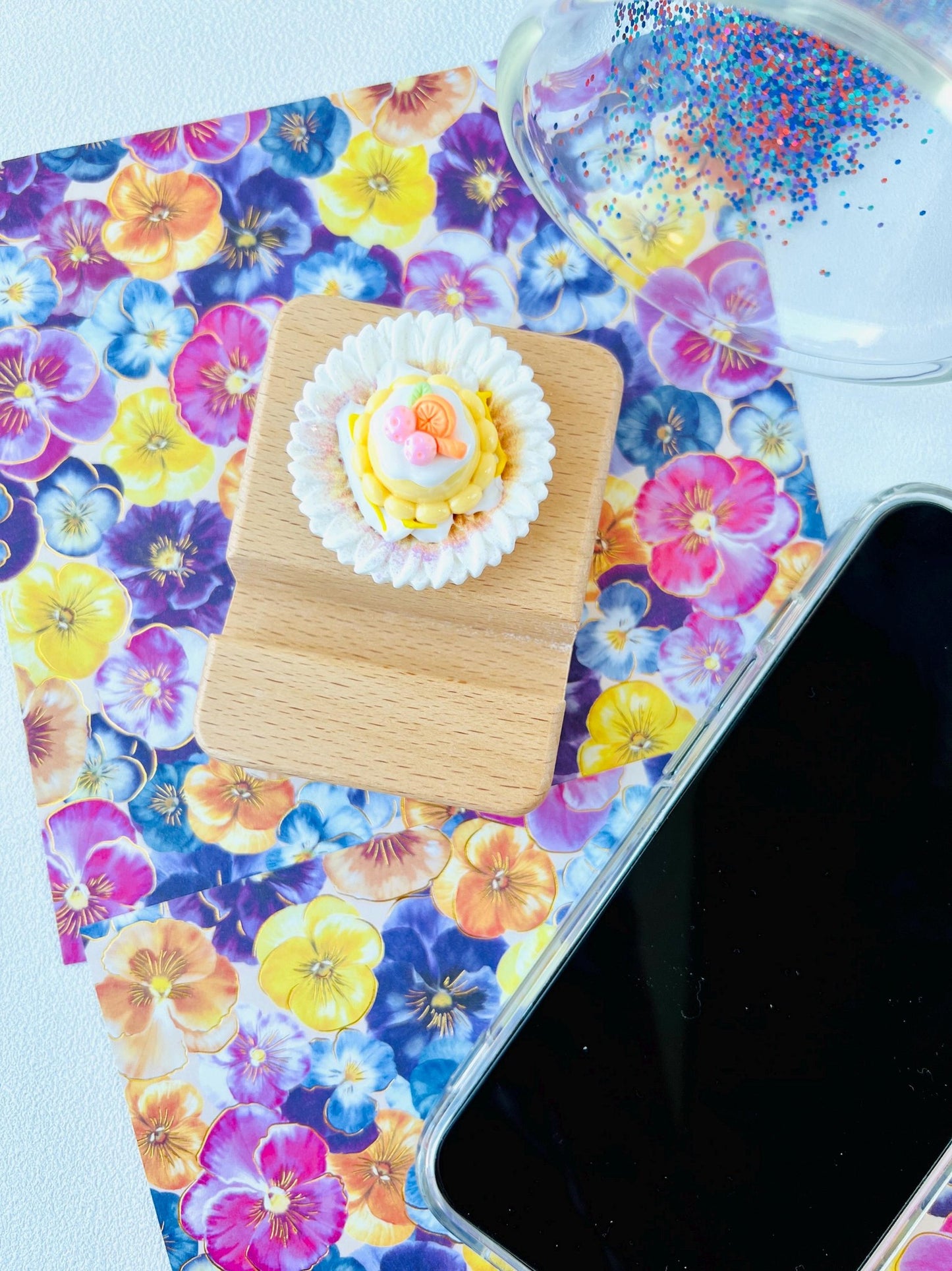 Food Themed Personalized Name Engraving Phone Dock Miniature Food Wooden Phone Support Phone Holder Desk Decor Adorable Gift