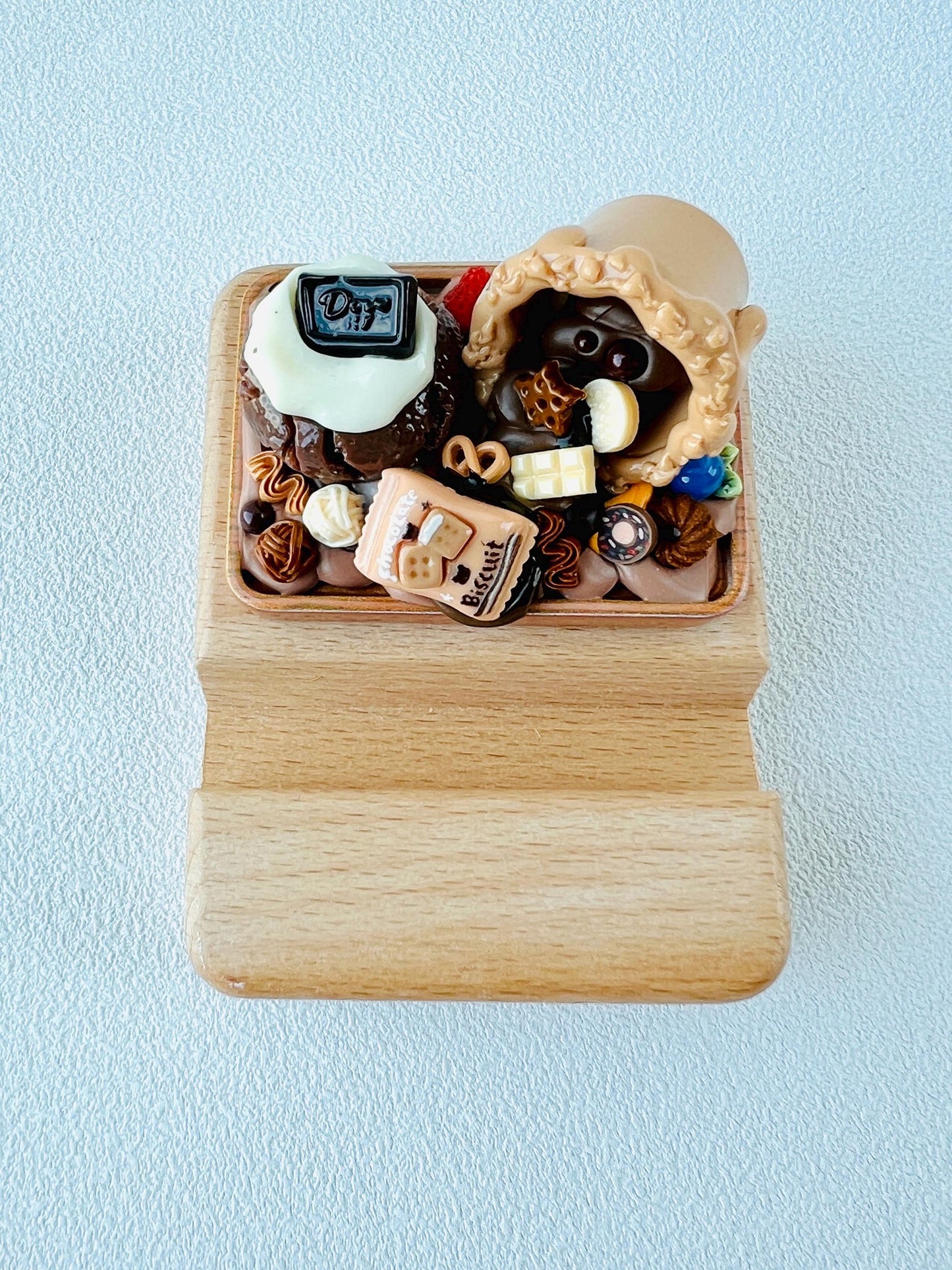 Food Themed Personalized Name Engraving Phone Dock Miniature Food Wooden Phone Support Phone Holder Desk Decor Adorable Gift