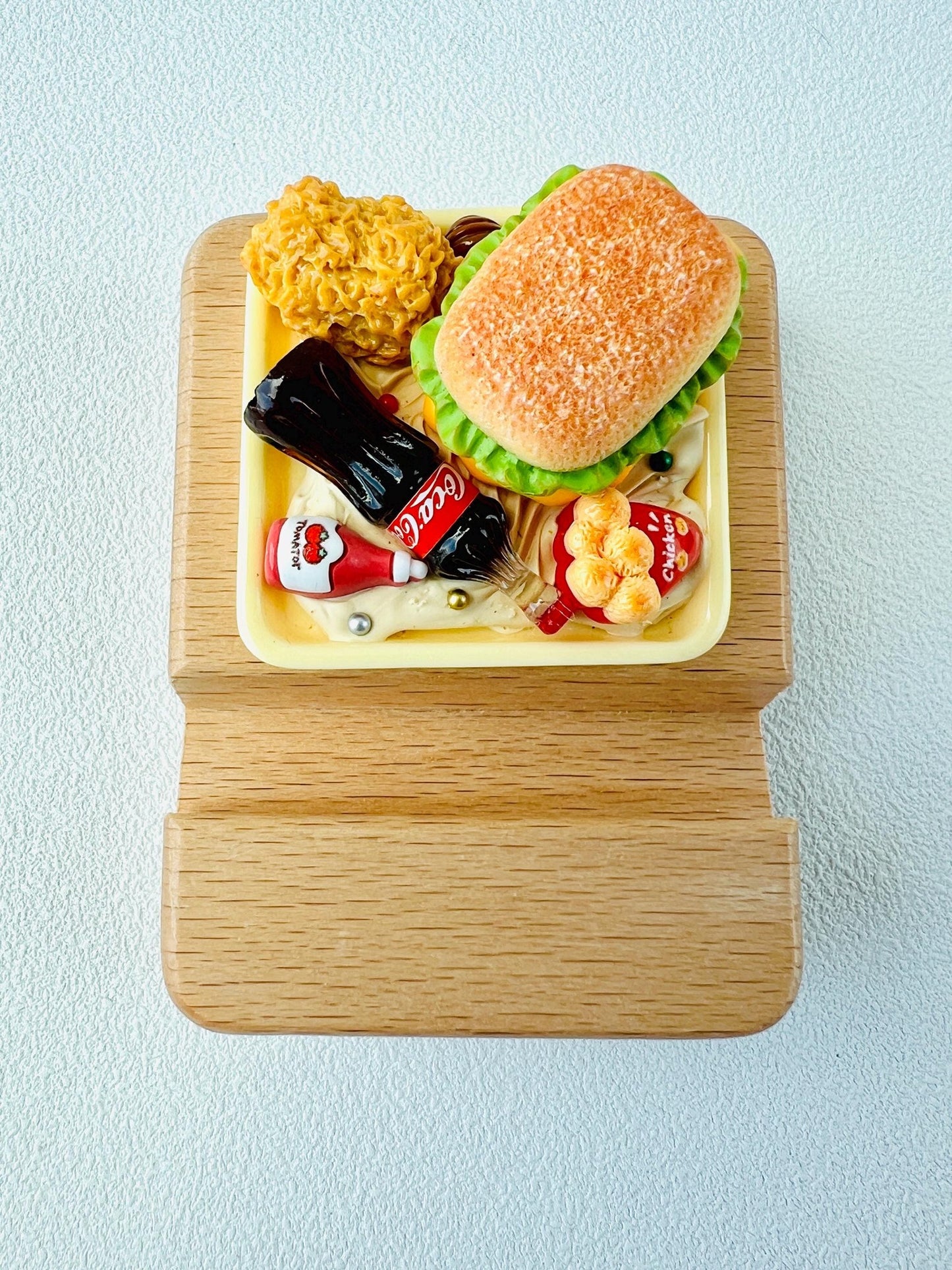 Fast Food Themed Personalized Name Engraving Phone Dock Miniature Food Wooden Phone Support Phone Holder Desk Decor Adorable Gift