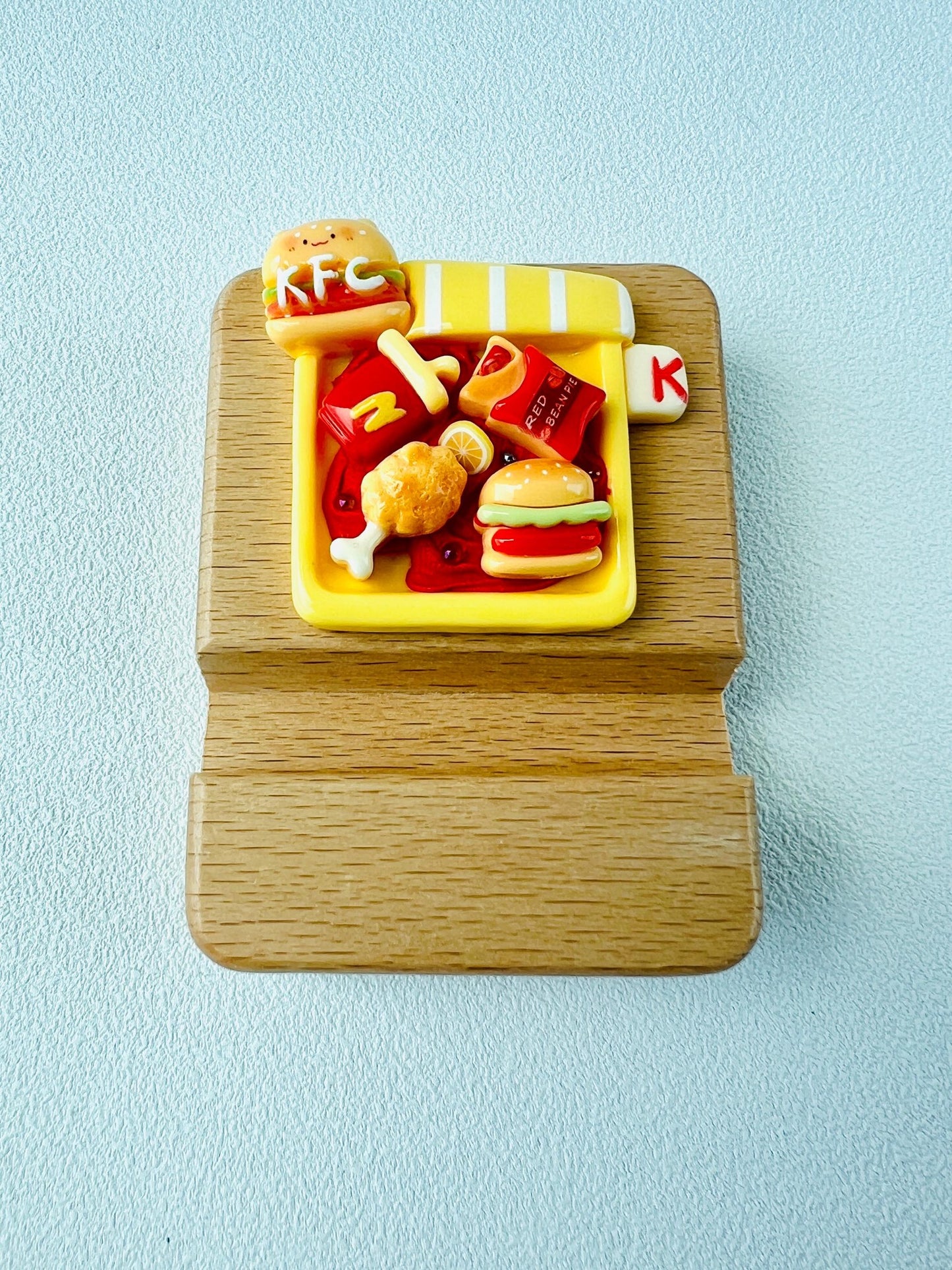 Fast Food Themed Personalized Name Engraving Phone Dock Miniature Food Wooden Phone Support Phone Holder Desk Decor Adorable Gift