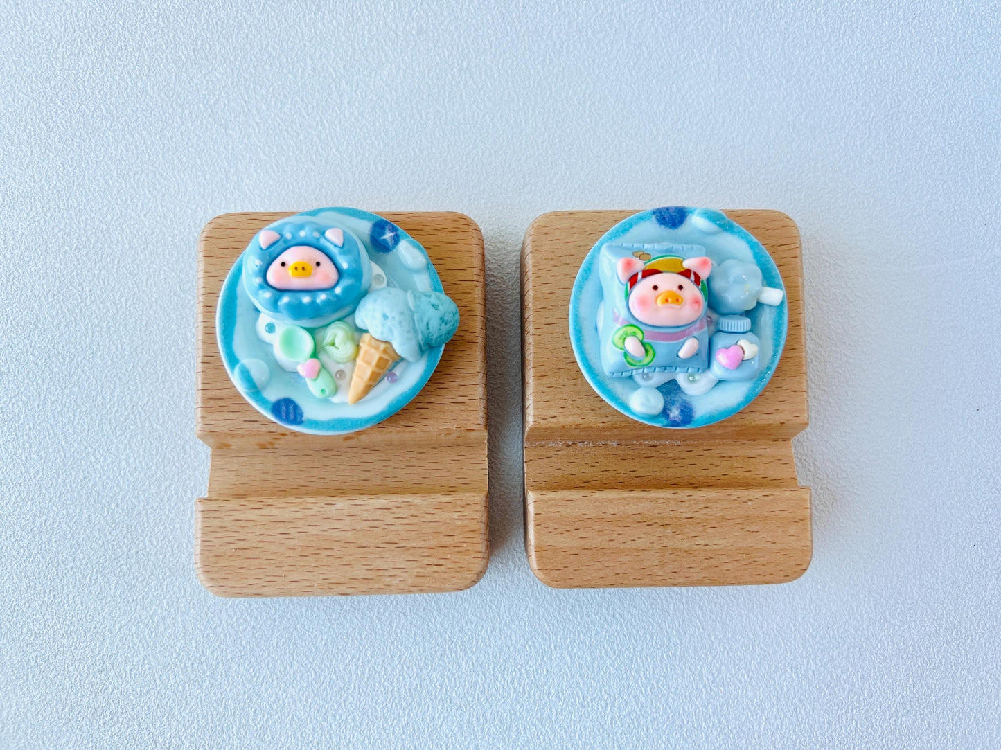 Pig Theme Personalized Engraving Phone Stand Piggy Wooden Phone Support Phone Holder Desk Decor Adorable Gift