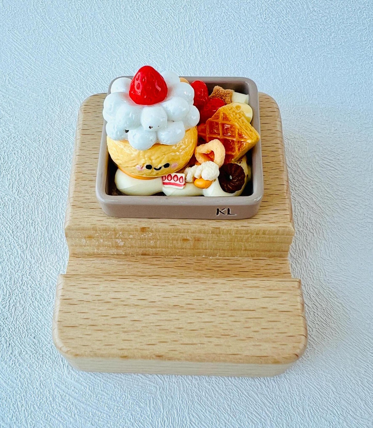 Food Theme Personalized Engraving Phone Stand Miniature Food Wooden Phone Support Phone Holder Desk Decor Adorable Gift