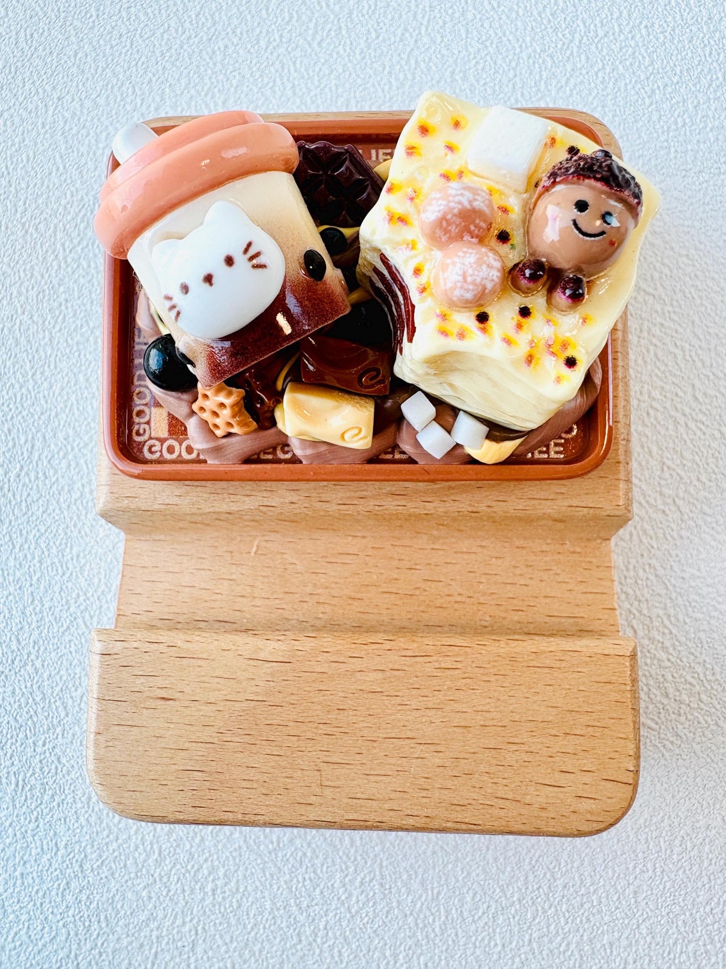 Cat Theme Personalized Engraving Phone Stand Kitten Wooden Phone Support Unique Phone Holder Desk Decor Adorable Gift