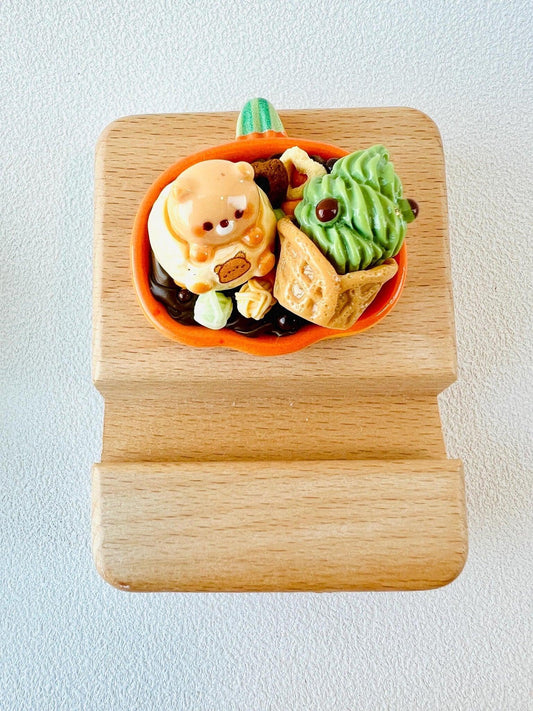 Bear Theme Name Engraving Wooden Phone Stand