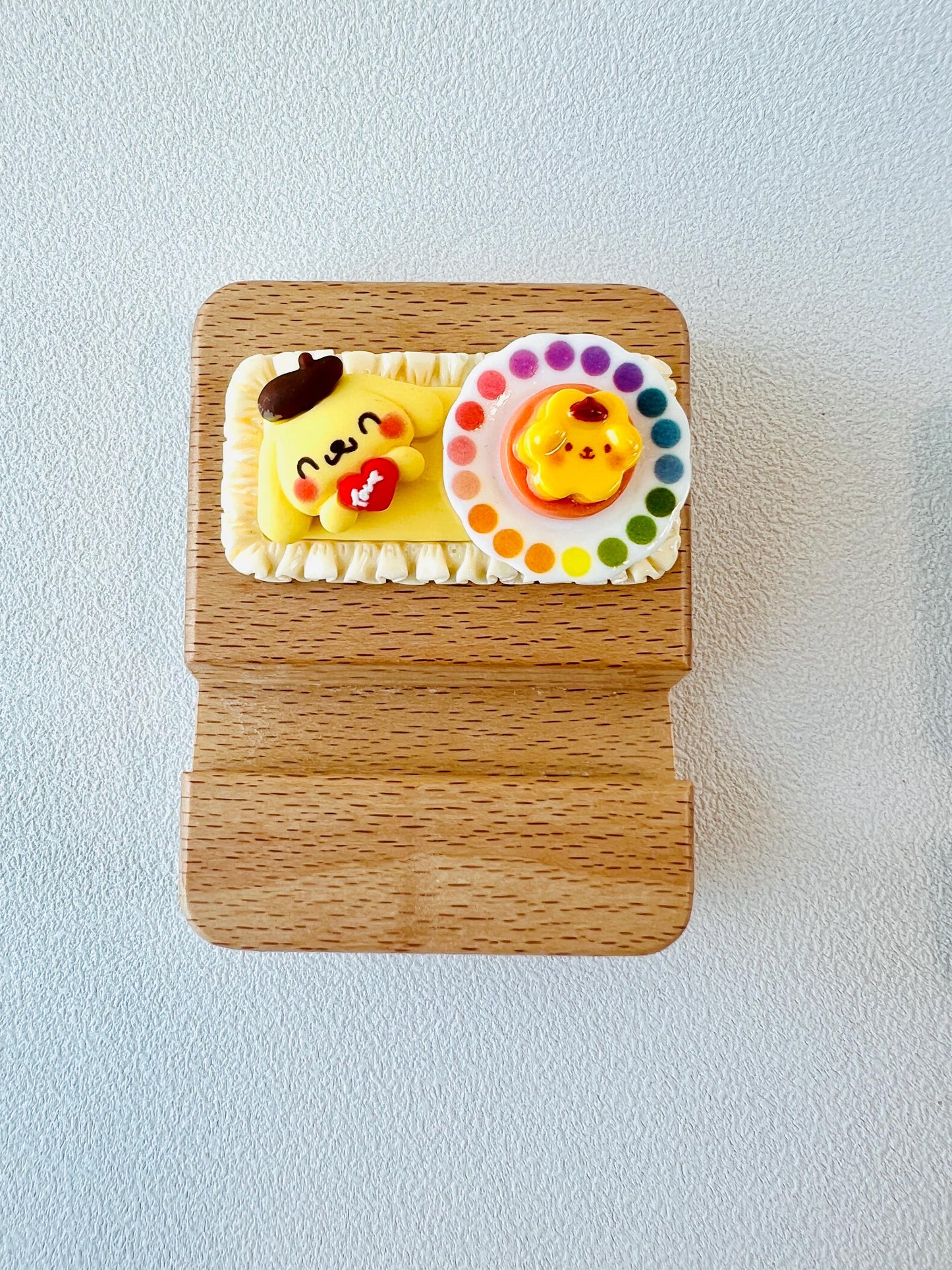 Sanrio Theme Personalized Engraving Phone Stand Sanrio Wooden Phone Support Phone Holder Desk Decor Adorable Gift
