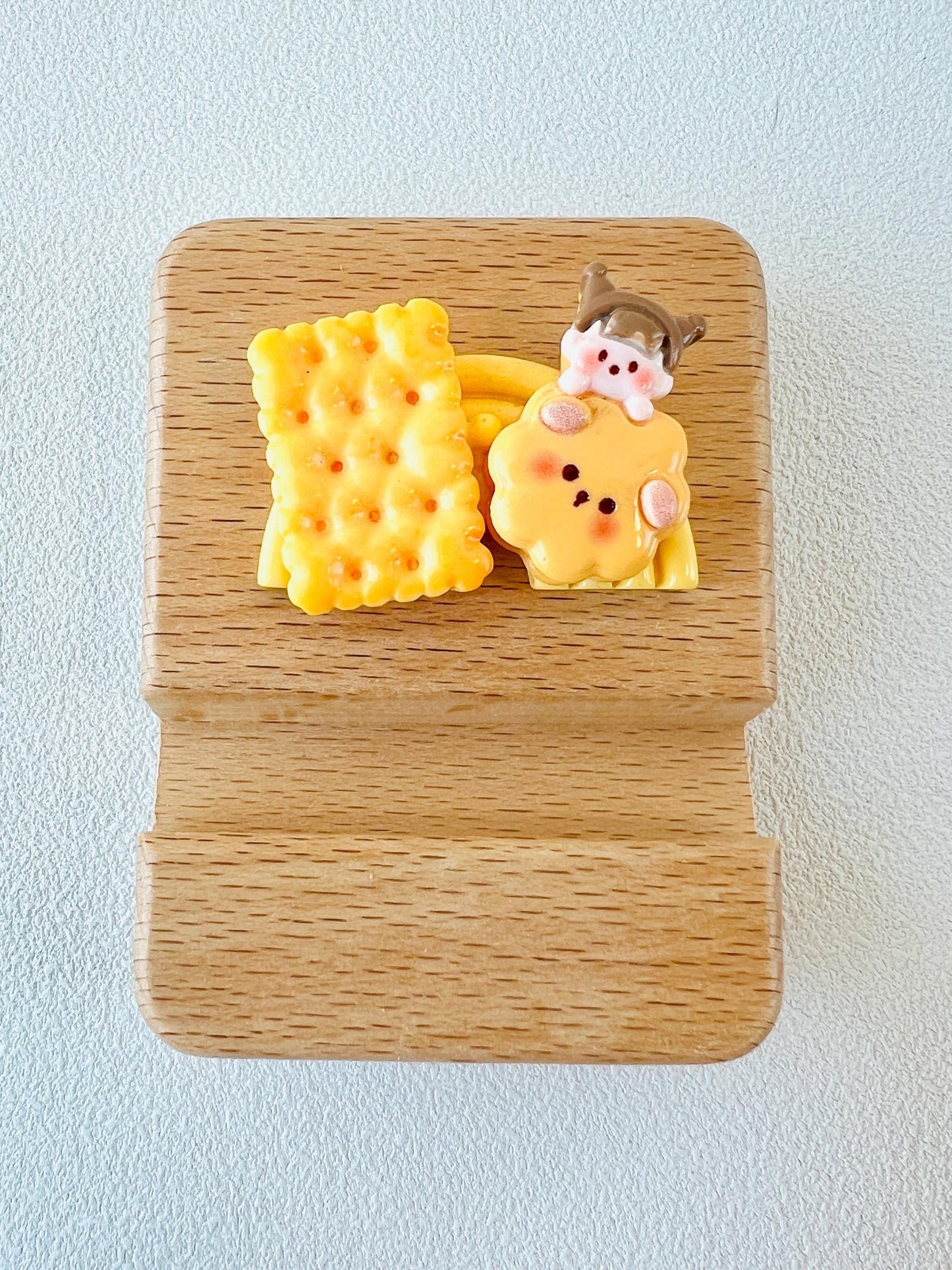 Food Themed Personalized Name Engraving Wooden Phone Stand
