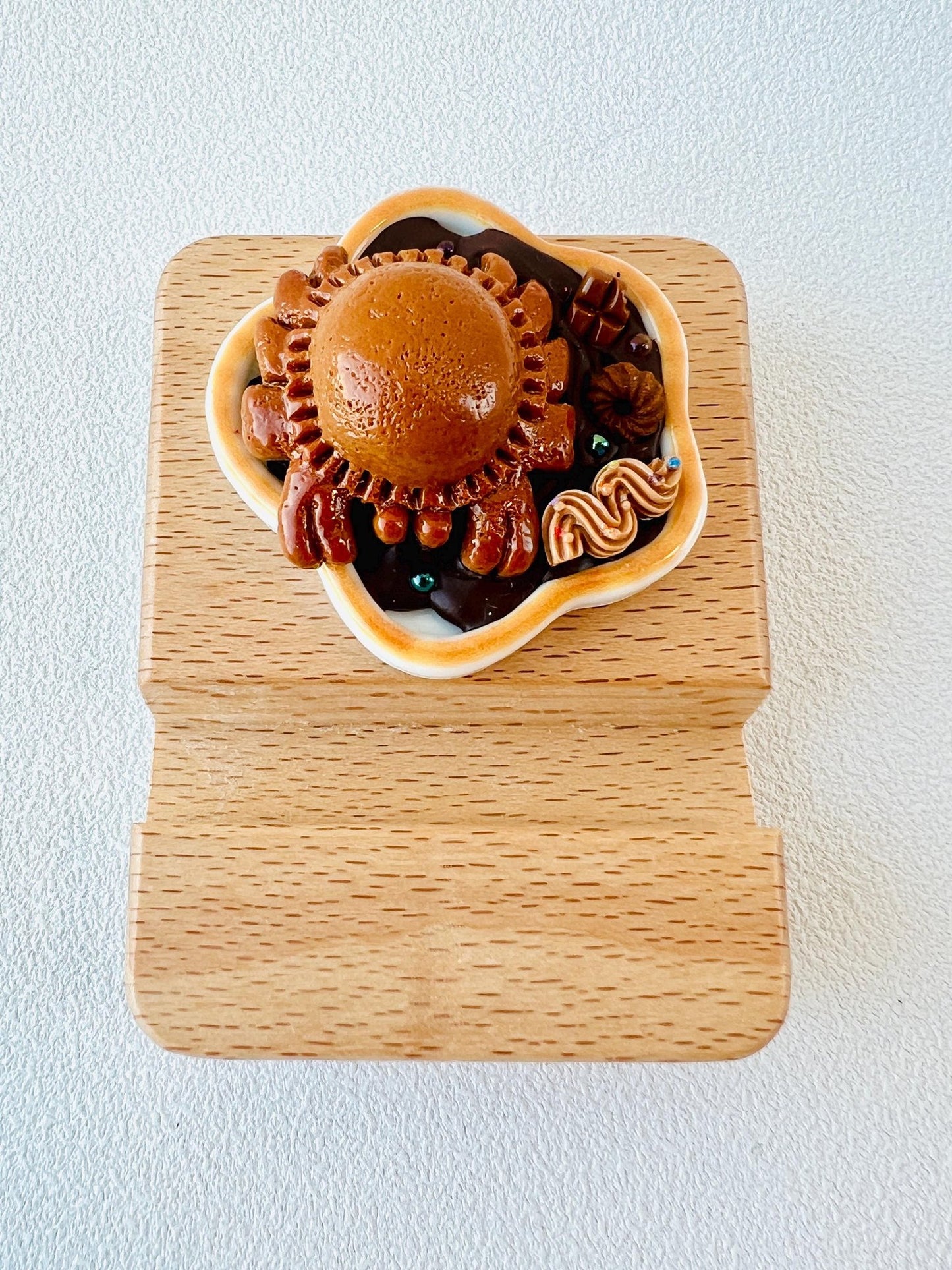 Food Themed Personalized Name Engraving Phone Dock Miniature Food Wooden Phone Support Phone Holder Desk Decor Adorable Gift