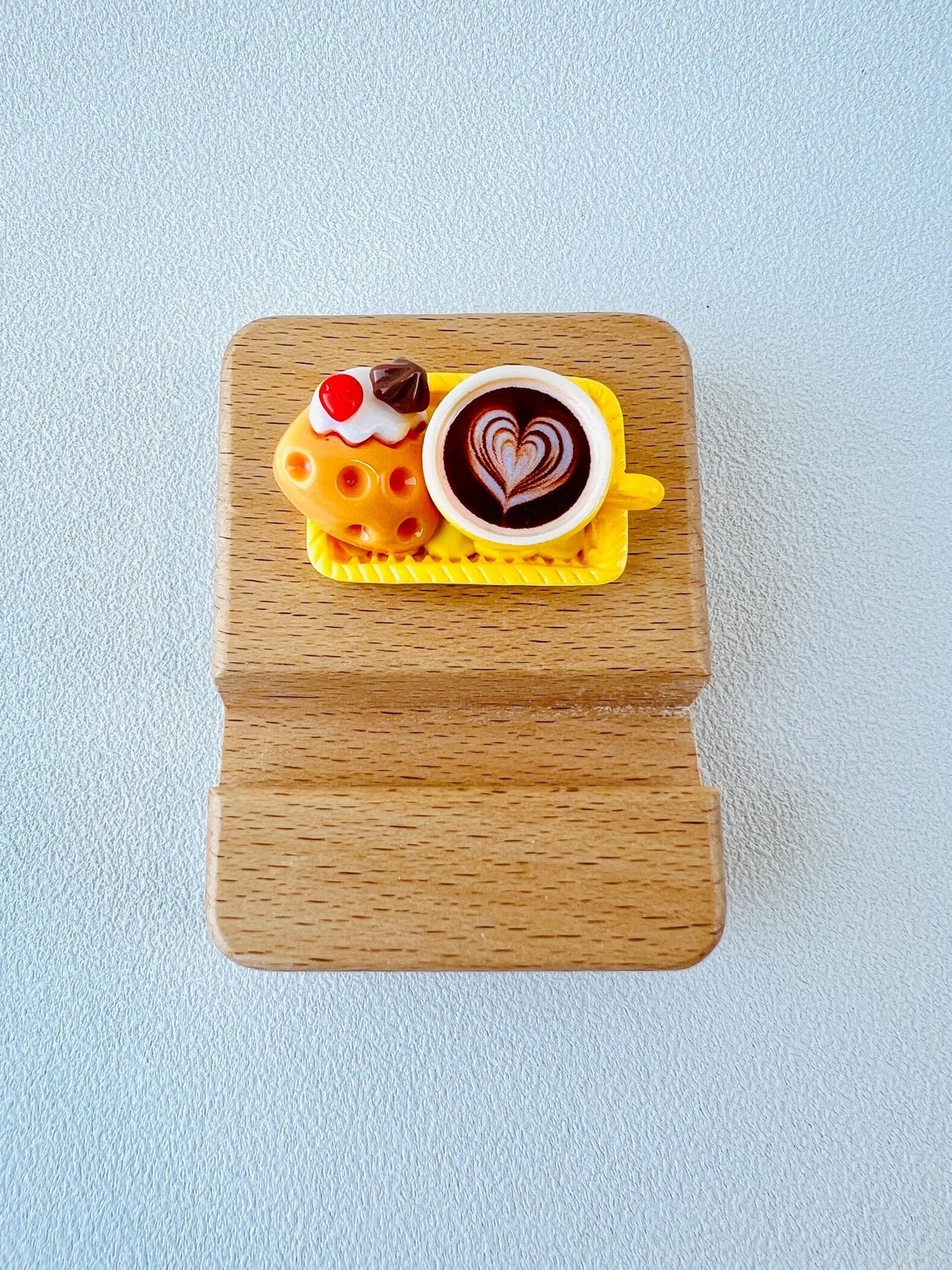 Food Themed Personalized Name Engraving Phone Dock Miniature Food Wooden Phone Support Phone Holder Desk Decor Adorable Gift