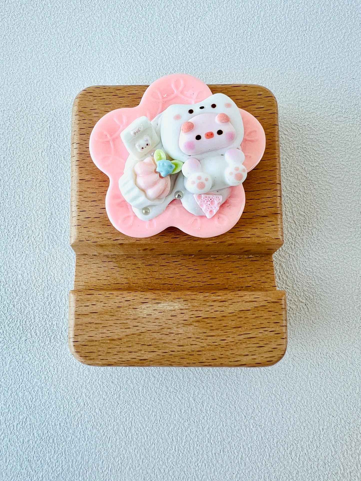 Pig Theme Personalized Engraving Phone Stand Piggy Wooden Phone Support Phone Holder Desk Decor Adorable Gift
