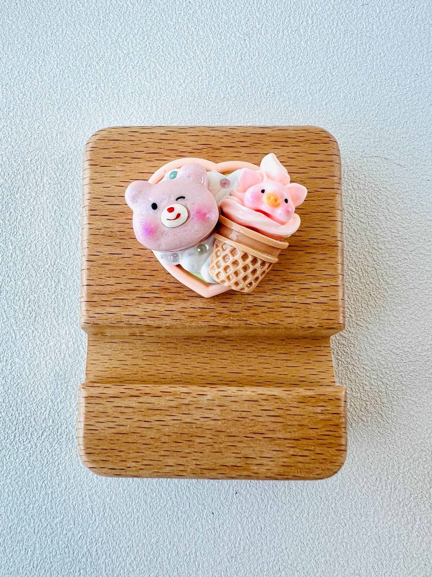 Pig Theme Personalized Engraving Phone Stand Piggy Wooden Phone Support Phone Holder Desk Decor Adorable Gift