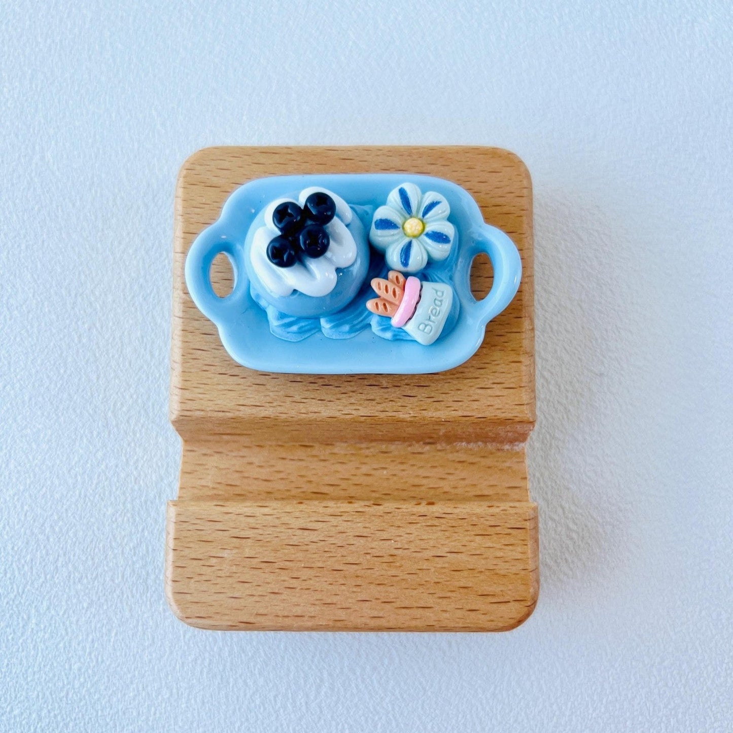 Food Themed Personalized Name Engraving Phone Dock Miniature Food Wooden Phone Support Phone Holder Desk Decor Adorable Gift