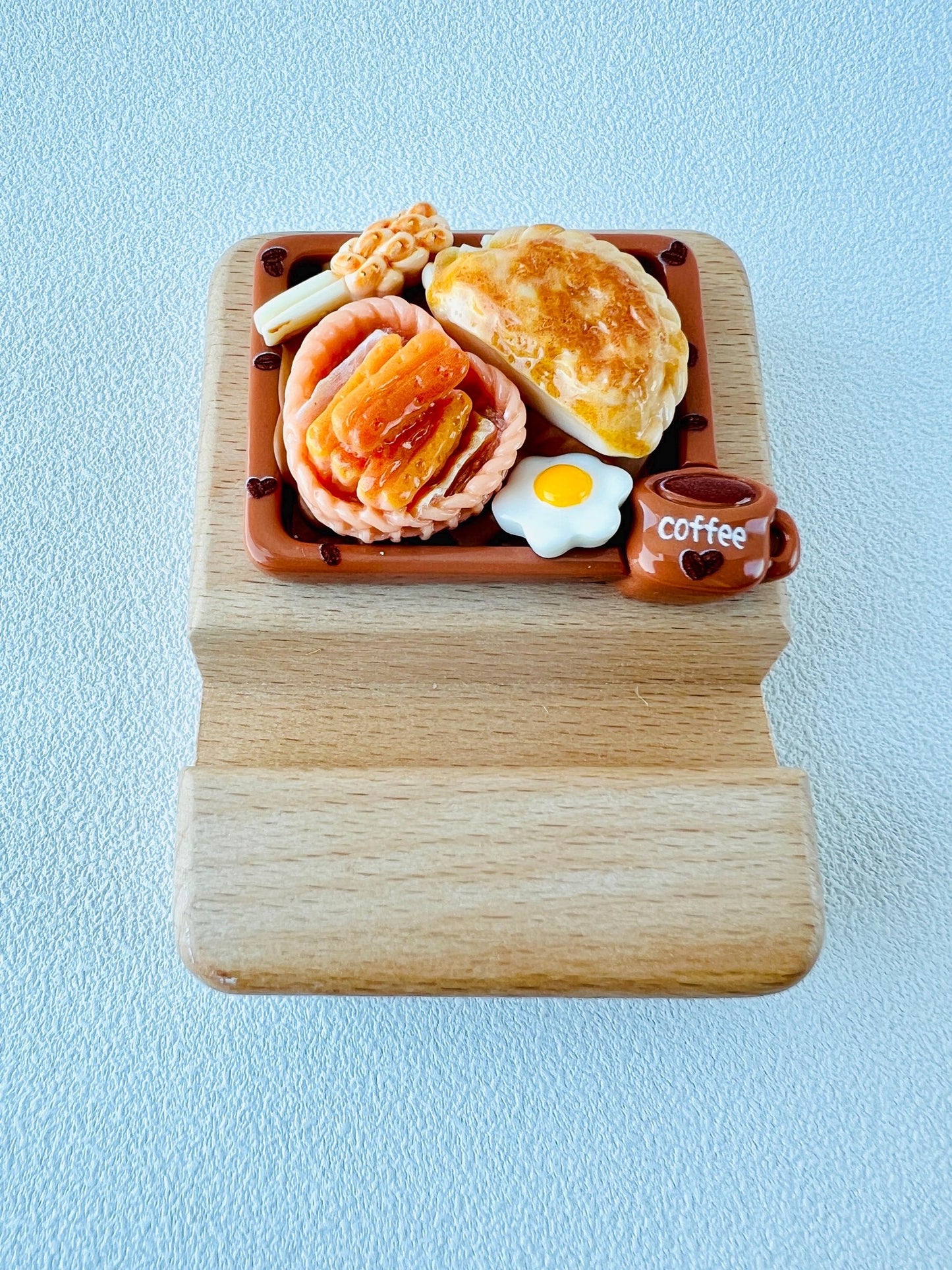 Food Themed Personalized Name Engraving Phone Dock Miniature Food Wooden Phone Support Phone Holder Desk Decor Adorable Gift
