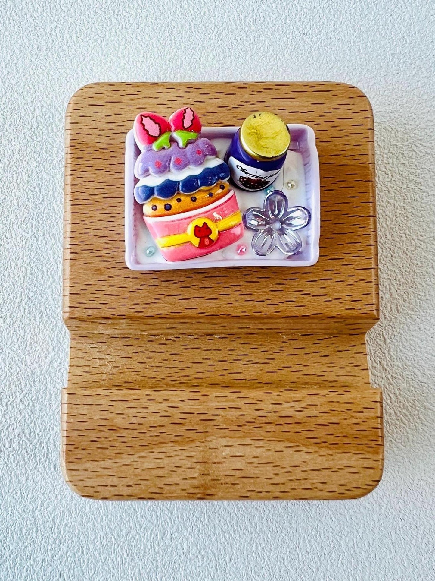 Food Themed Personalized Name Engraving Phone Dock Miniature Food Wooden Phone Support Phone Holder Desk Decor Adorable Gift
