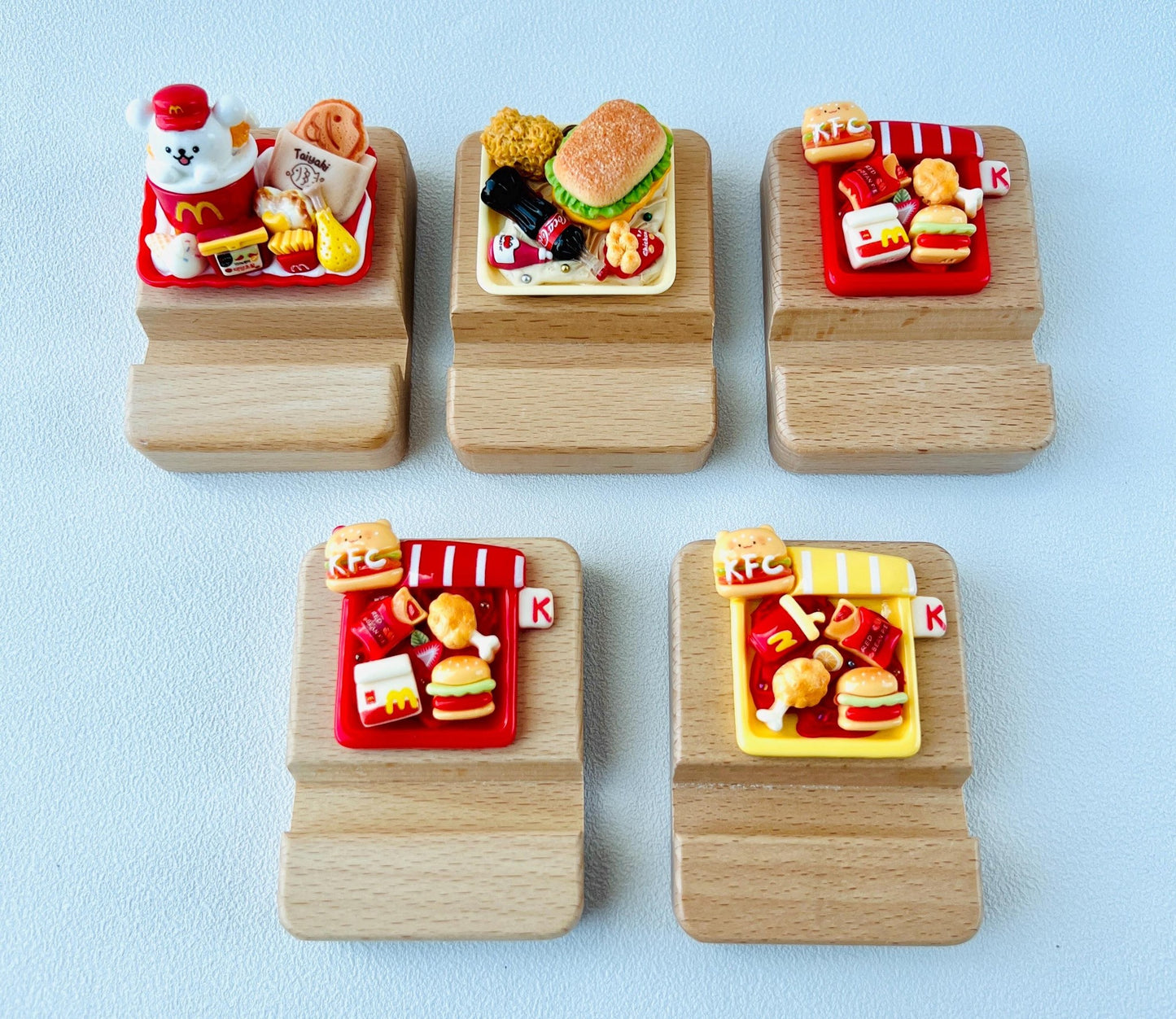 Fast Food Themed Personalized Name Engraving Phone Dock Miniature Food Wooden Phone Support Phone Holder Desk Decor Adorable Gift