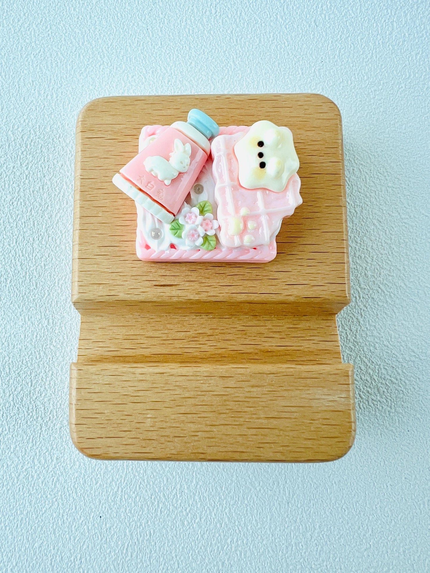 Rabbit Themed Personalized Name Engraving Phone Stand Bunny Wooden Phone Support Phone Holder Desk Decor Adorable Gift