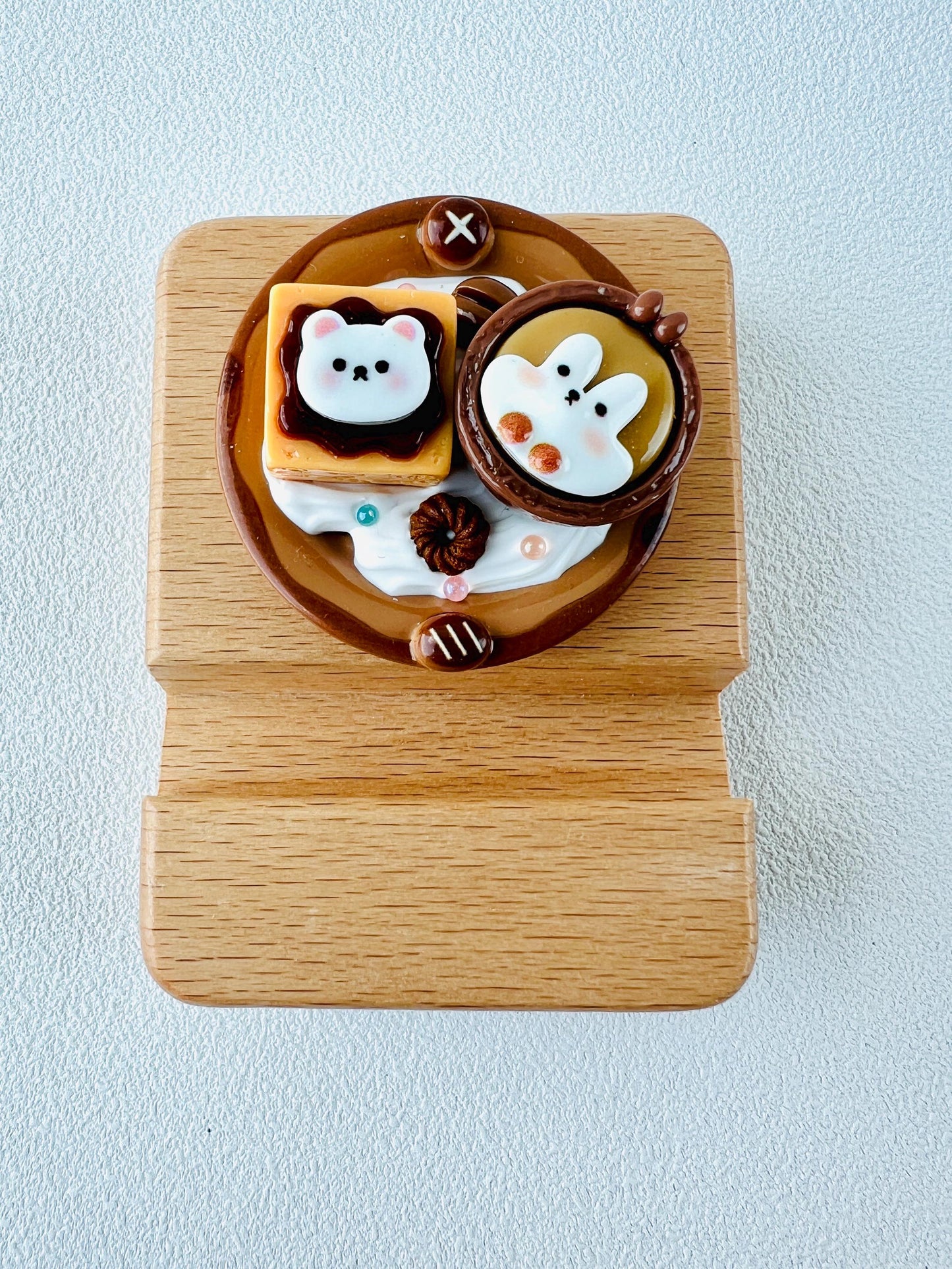 Rabbit Themed Personalized Name Engraving Phone Stand Bunny Wooden Phone Support Phone Holder Desk Decor Adorable Gift