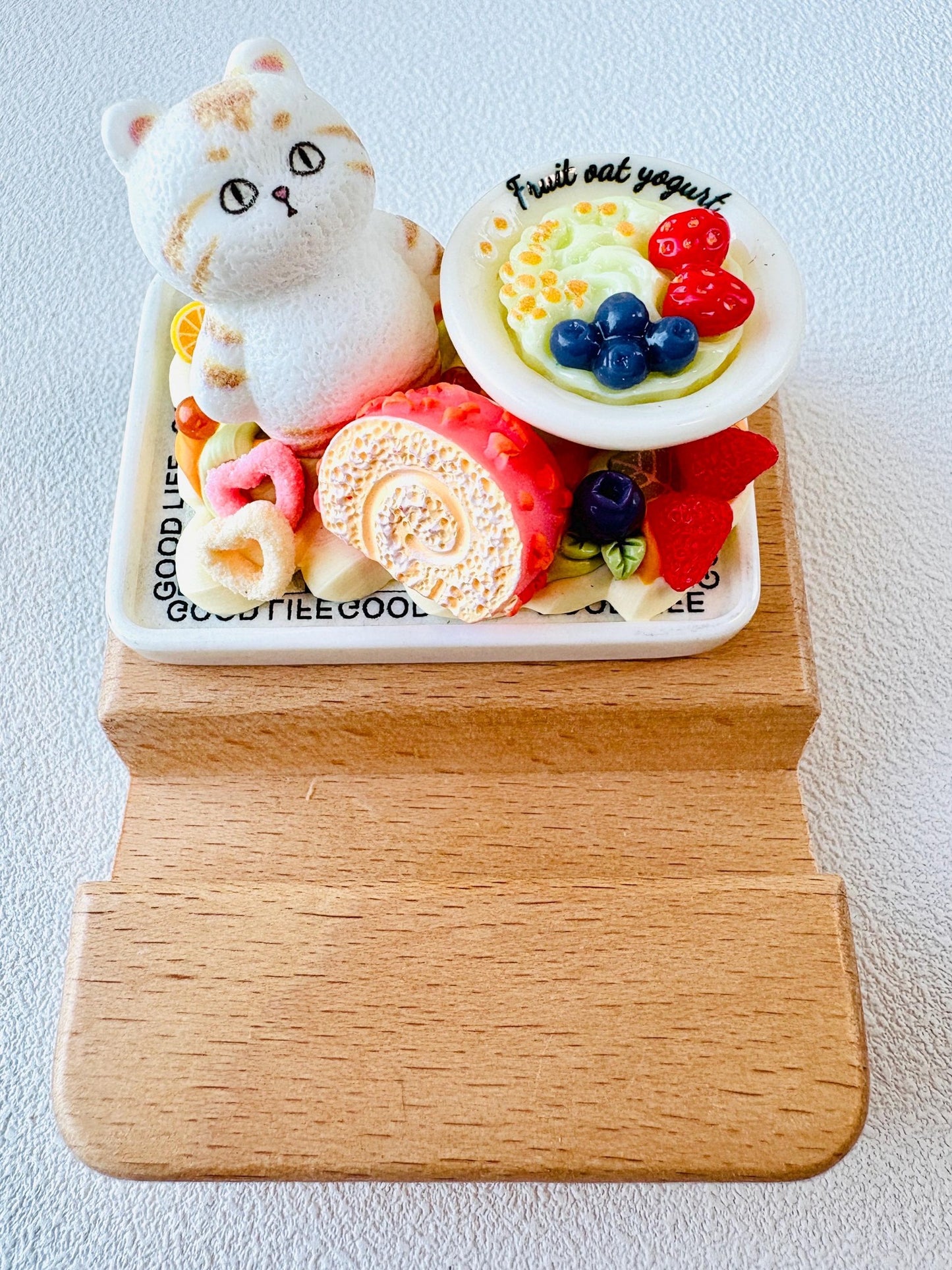 Cat Theme Personalized Engraving Phone Stand Kitten Wooden Phone Support Unique Phone Holder Desk Decor Adorable Gift