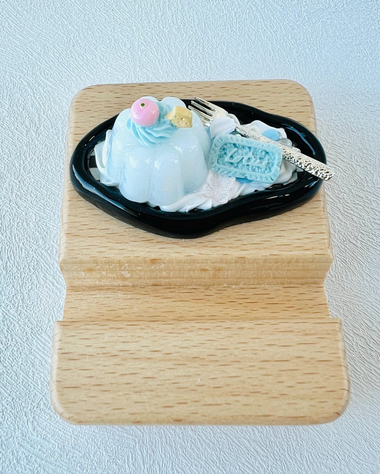 Food Themed Personalized Engraving Phone Stand Wooden Phone Support Cute Phone Holder Desk Decoration Unique Phone Stand for Gifts