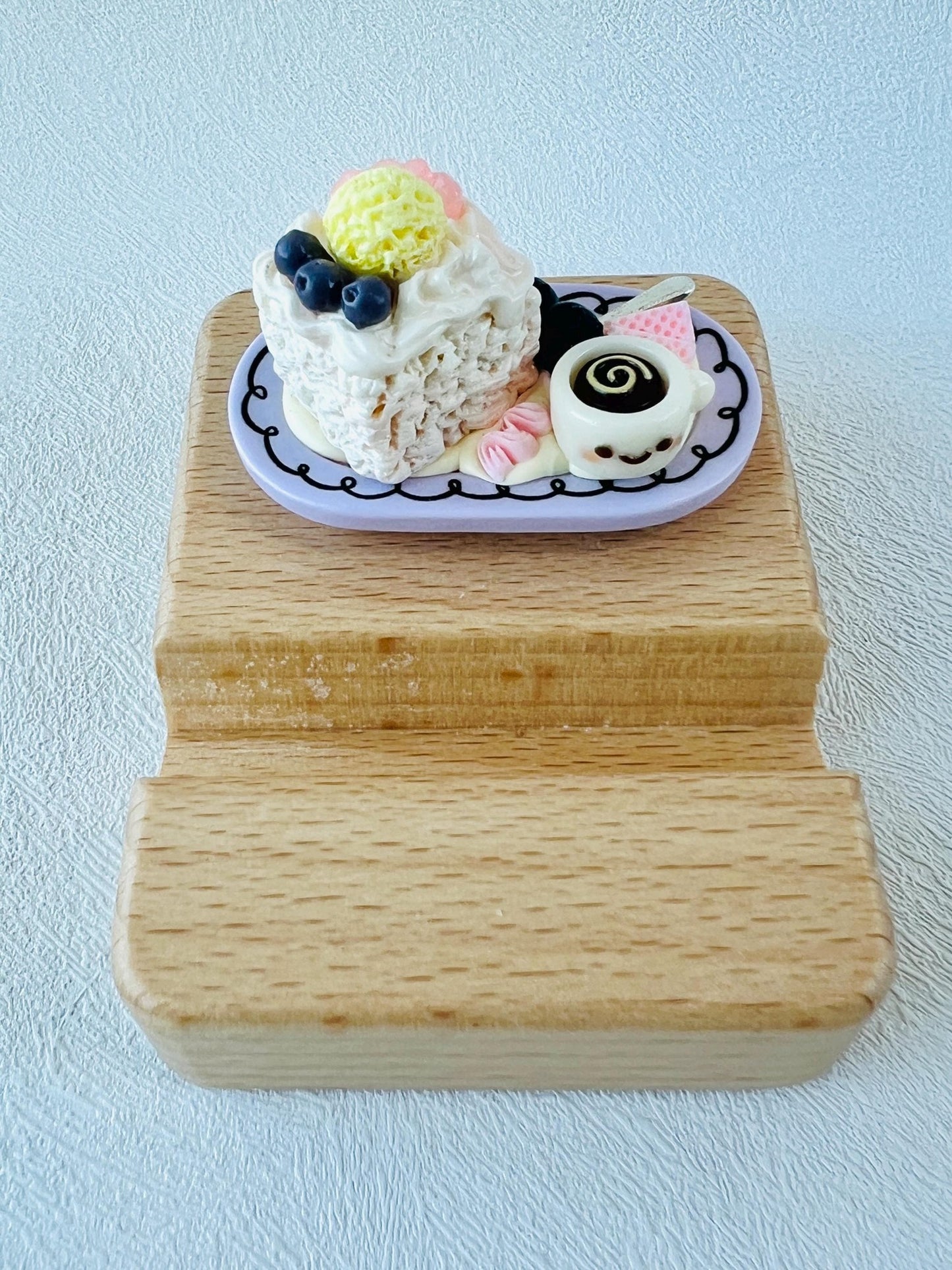 Food Themed Personalized Engraving Phone Stand Wooden Phone Support Cute Phone Holder Desk Decoration Unique Phone Stand for Gifts