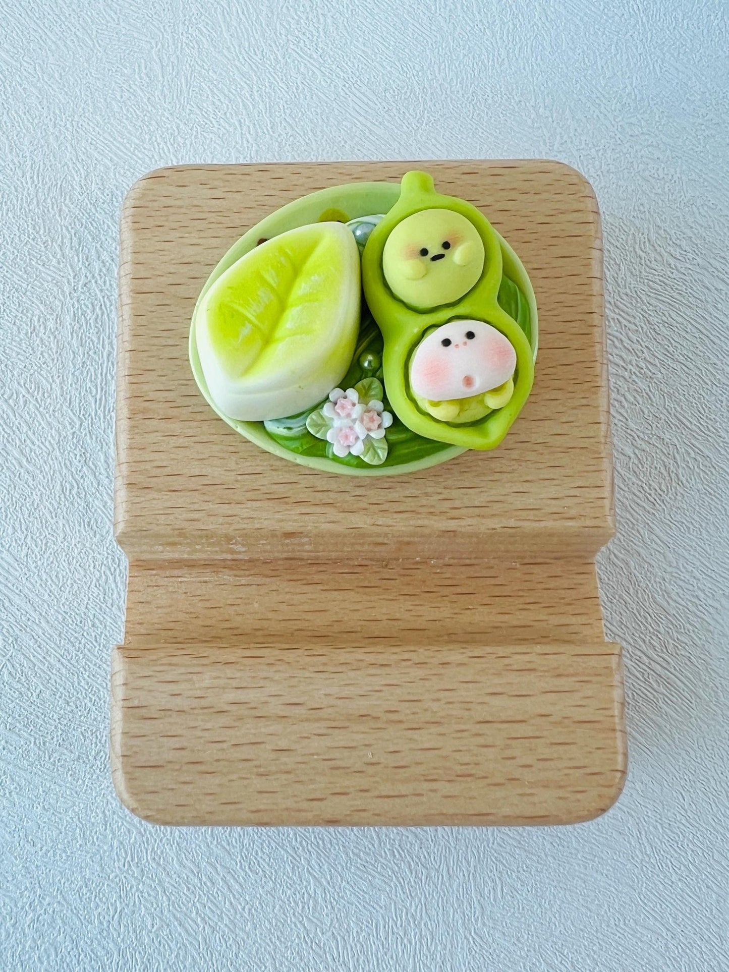 Food Themed Personalized Engraving Phone Stand Wooden Phone Support Cute Phone Holder Desk Decoration Unique Phone Stand for Gifts