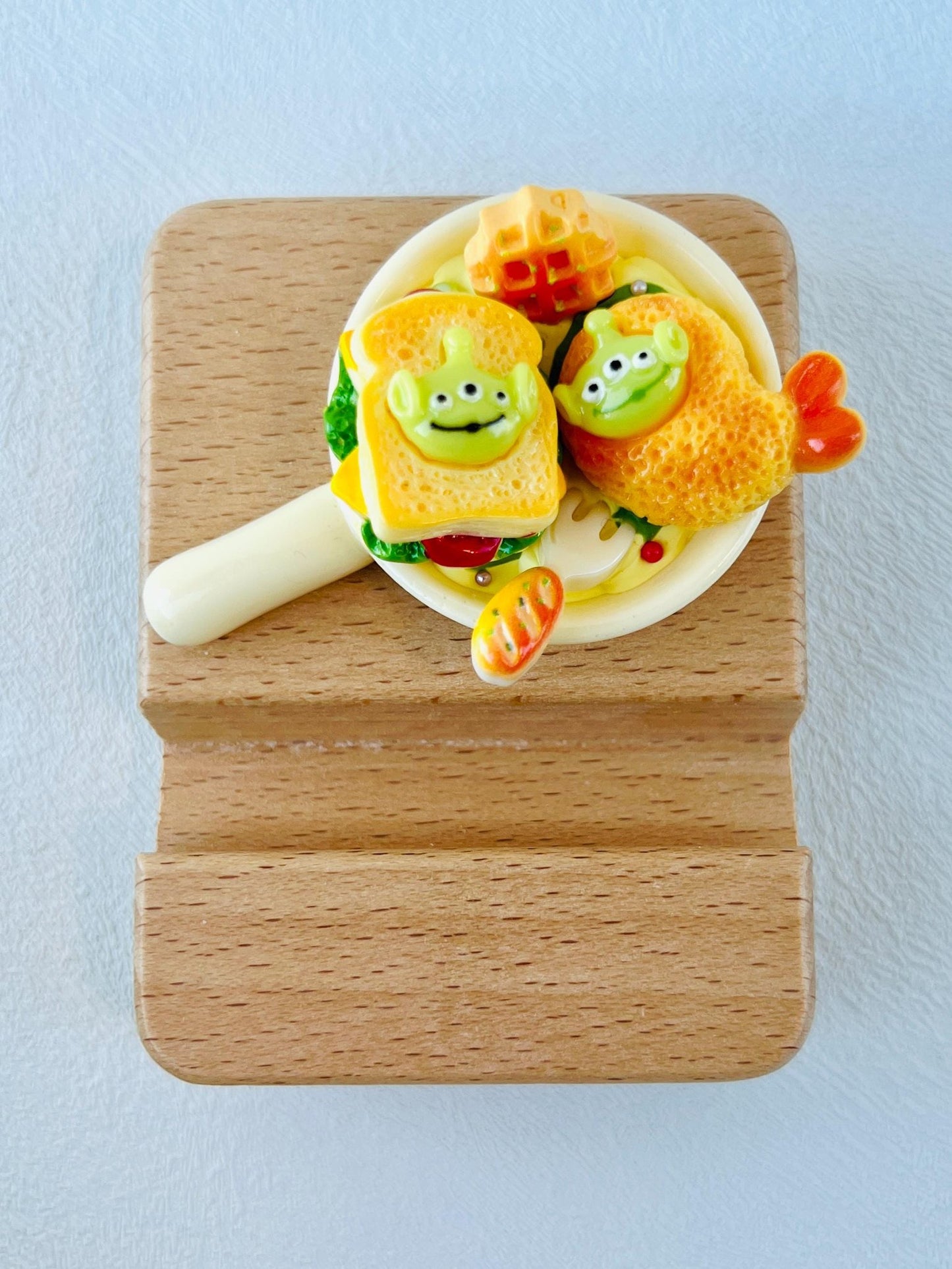 Food Themed Personalized Engraving Phone Stand Wooden Phone Support Cute Phone Holder Miniature Food Desk Decoration Adorable Gift
