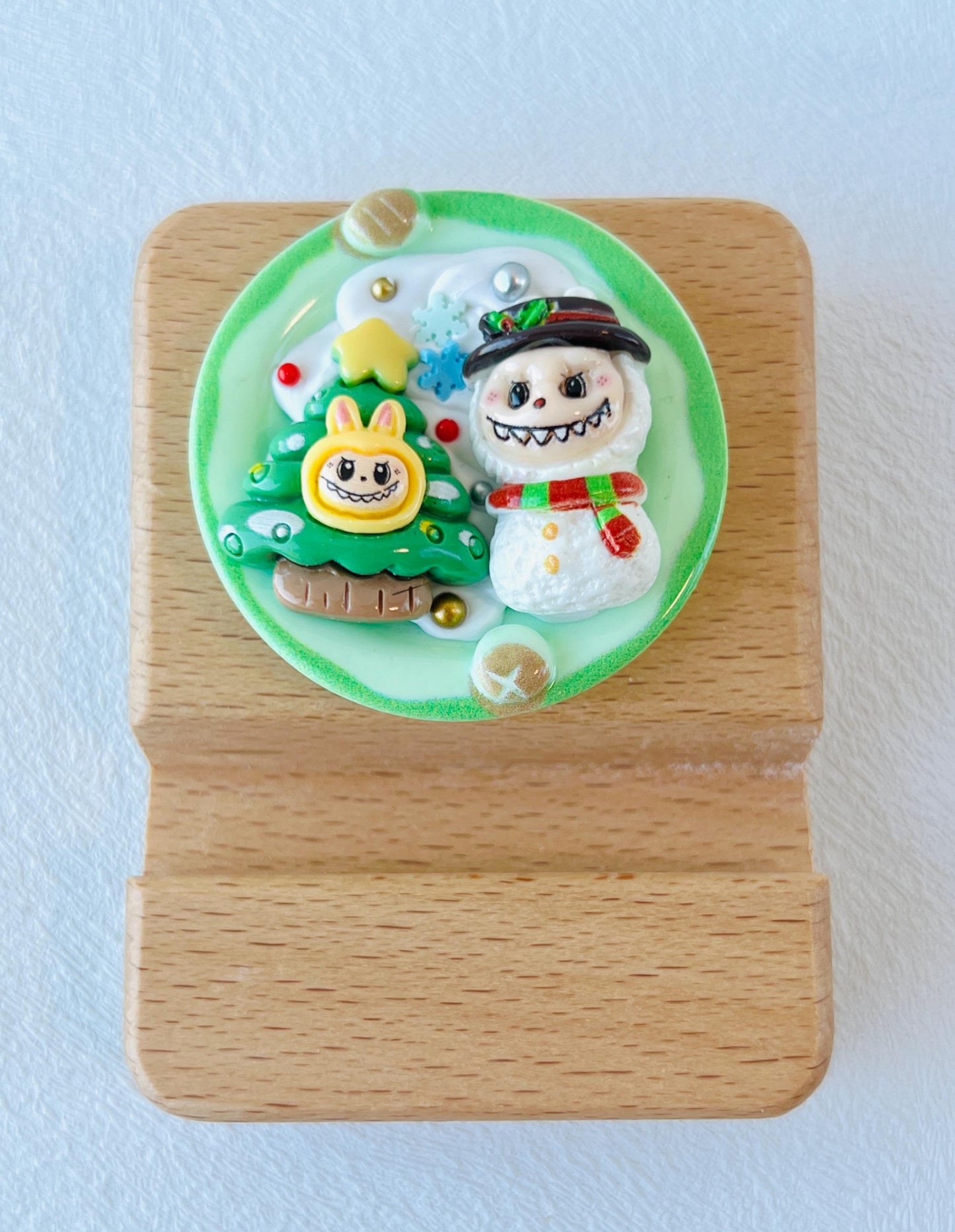 Labubu Personalized Engraving Phone Stand Wooden Phone Support Decorated with Labubu Charms Phone Holder Desk Adorable Gift