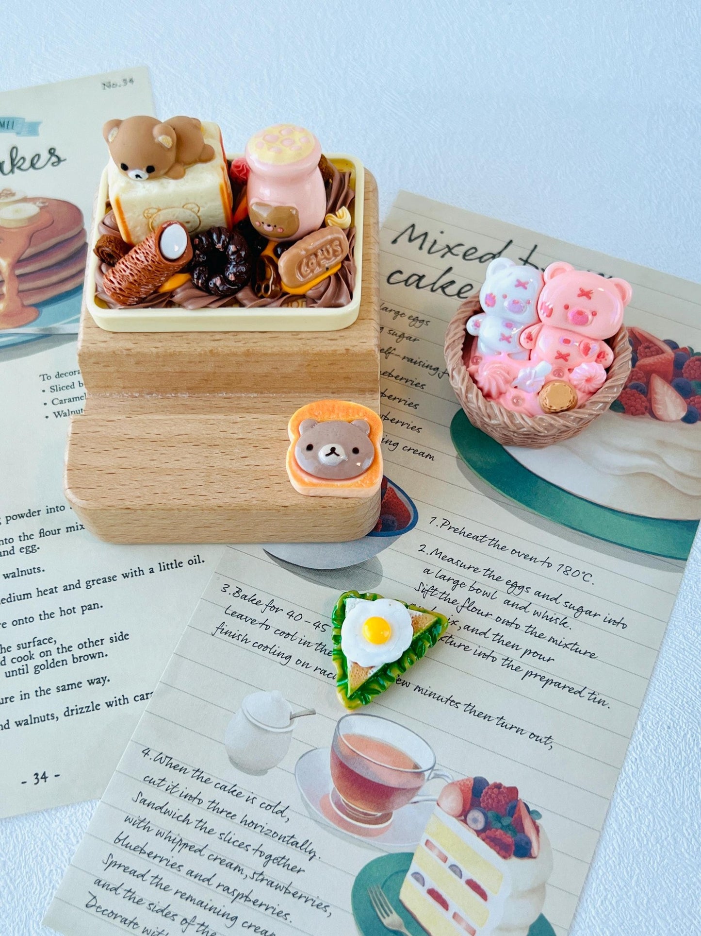 Bear Theme Custom Name Engraving Phone Stand Bear Wooden Phone Support Phone Holder Desk Decor Adorable Gift