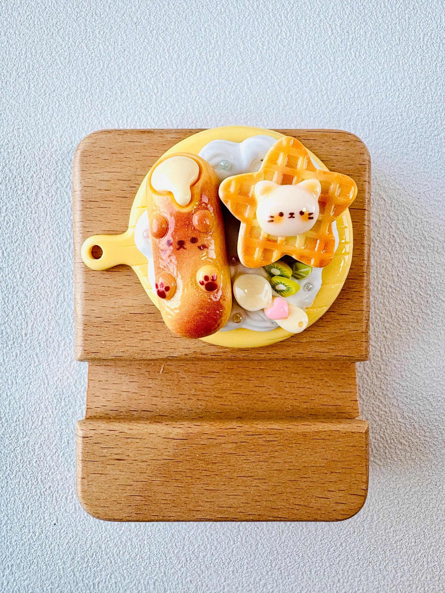 Custom Name Engraving Phone Stand Cute Cat Lovers Wooden iPhone Holder Personalized Gift Desk Decoration Cute Birthday Gifts