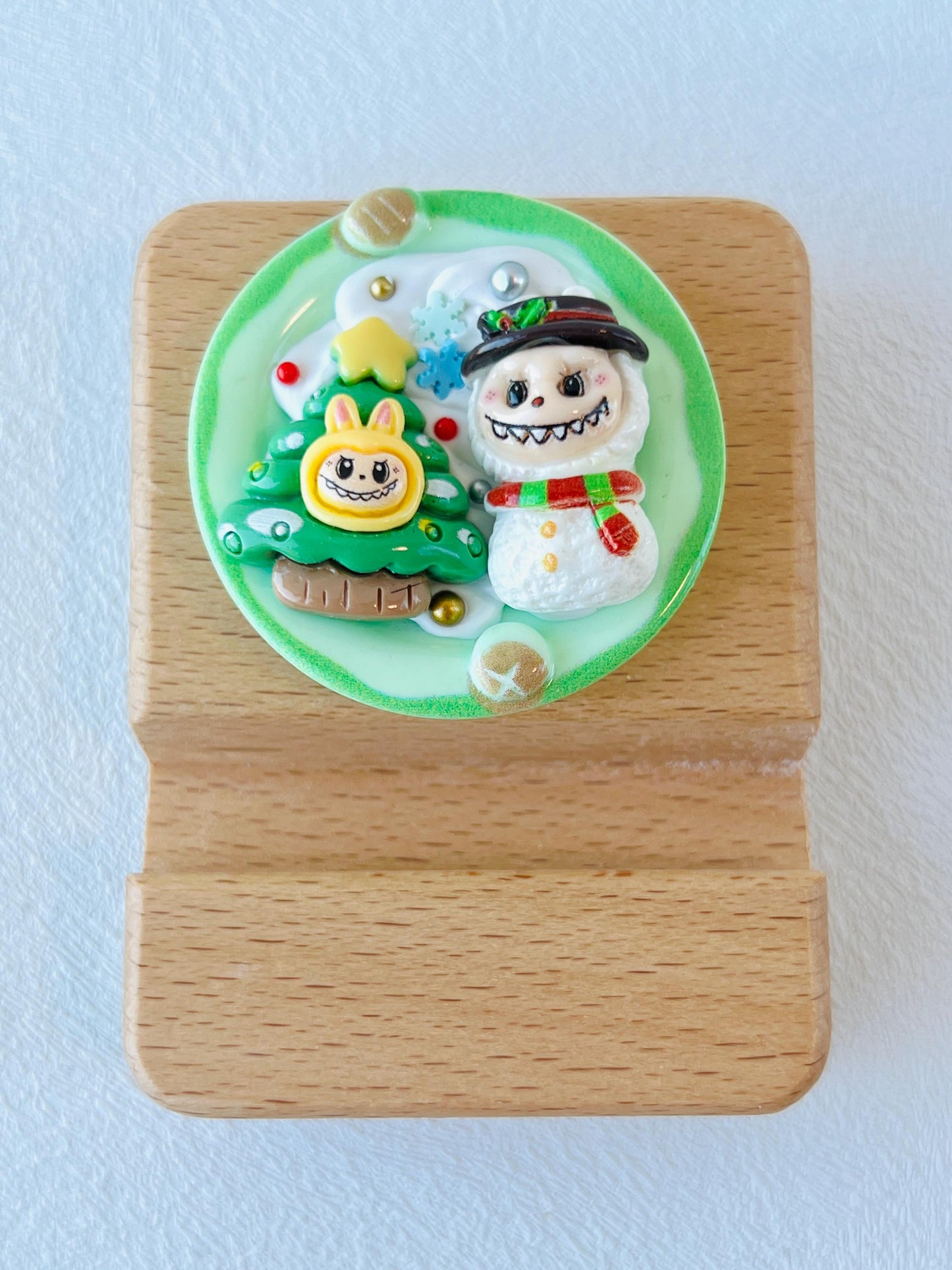Personalized Name Engraving Phone Stand Labubu Miniature Food Wooden iPhone Holder Personalized Gift Desk Decoration Cute Phone Holder