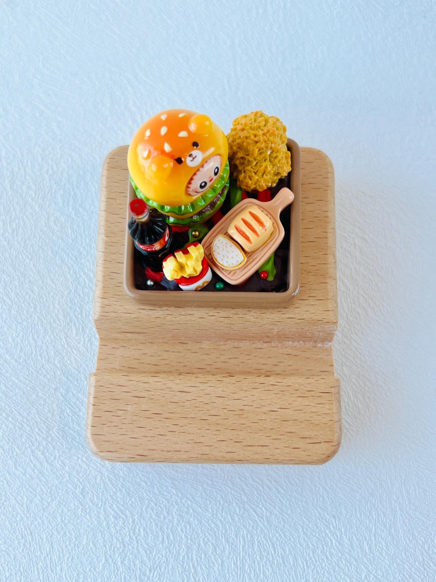 Personalized Name Engraving Phone Stand Labubu Miniature Food Wooden iPhone Holder Personalized Gift Desk Decoration Cute Phone Holder