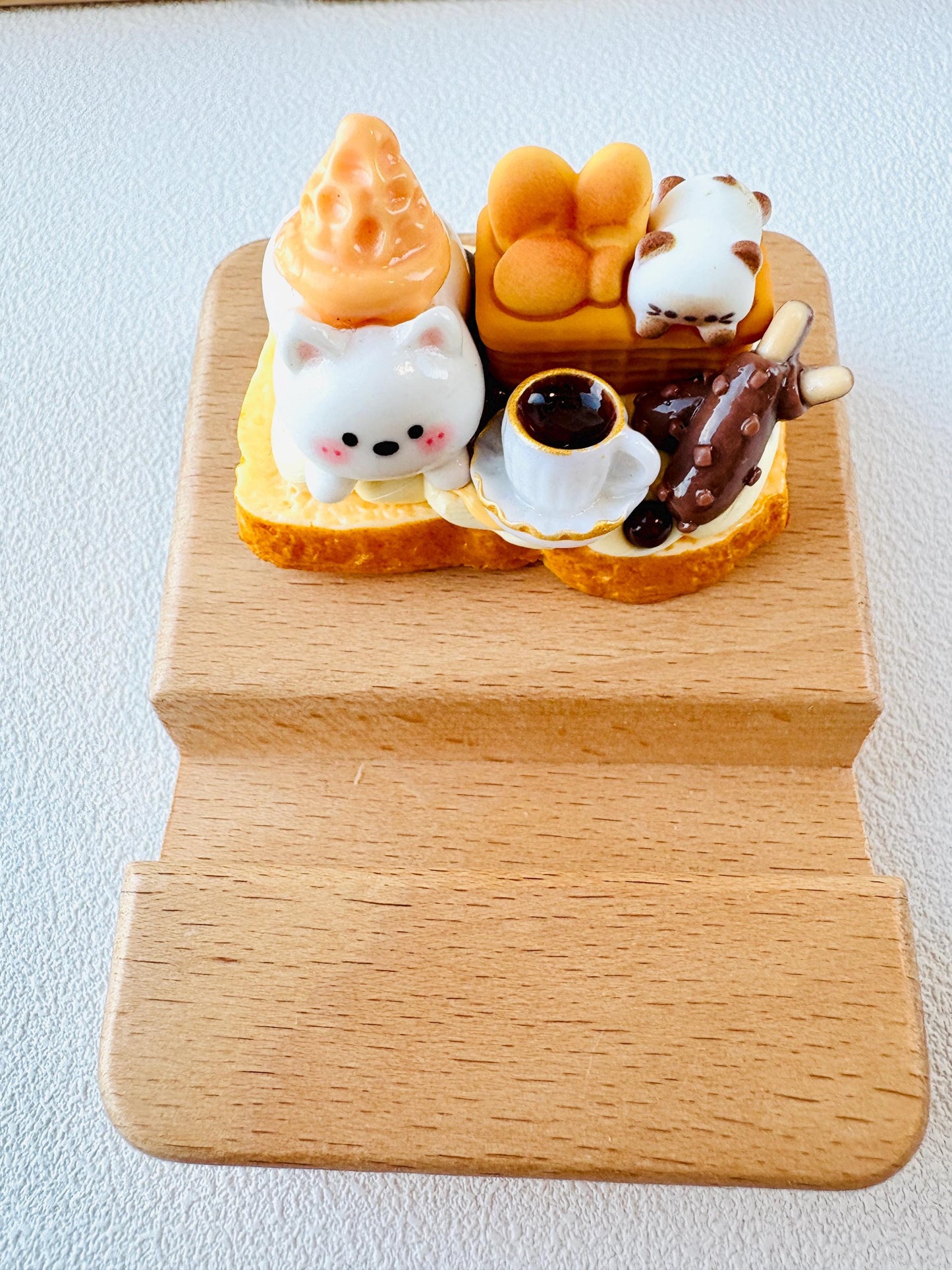 Custom Name Engraving Phone Stand Cute Cat Lovers Wooden iPhone Holder Personalized Gift Desk Decoration Cute Birthday Gifts