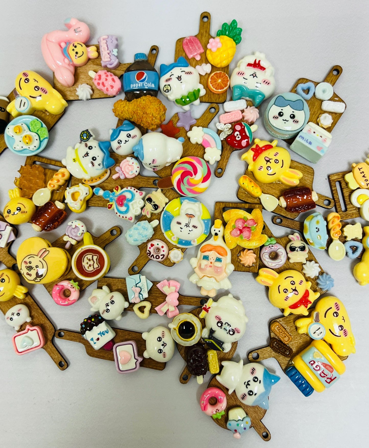 Chiikawa Keychain Decorated with Resin Charms | Kawaii Charm Bag Charm Handmade Accessory Acrylic Keychain Gift