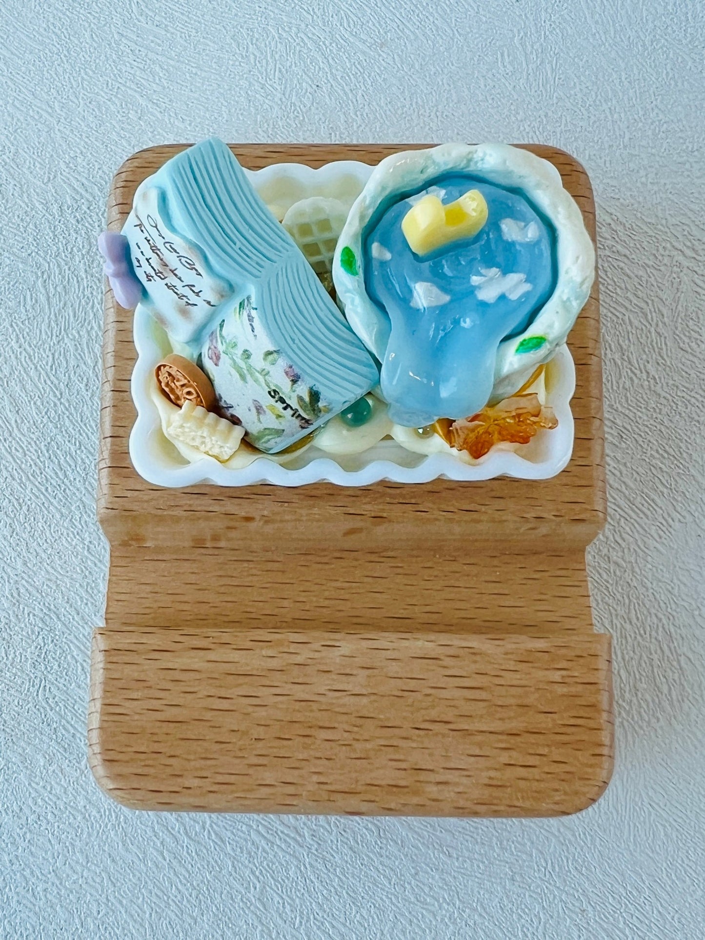Dessert Phone Stand