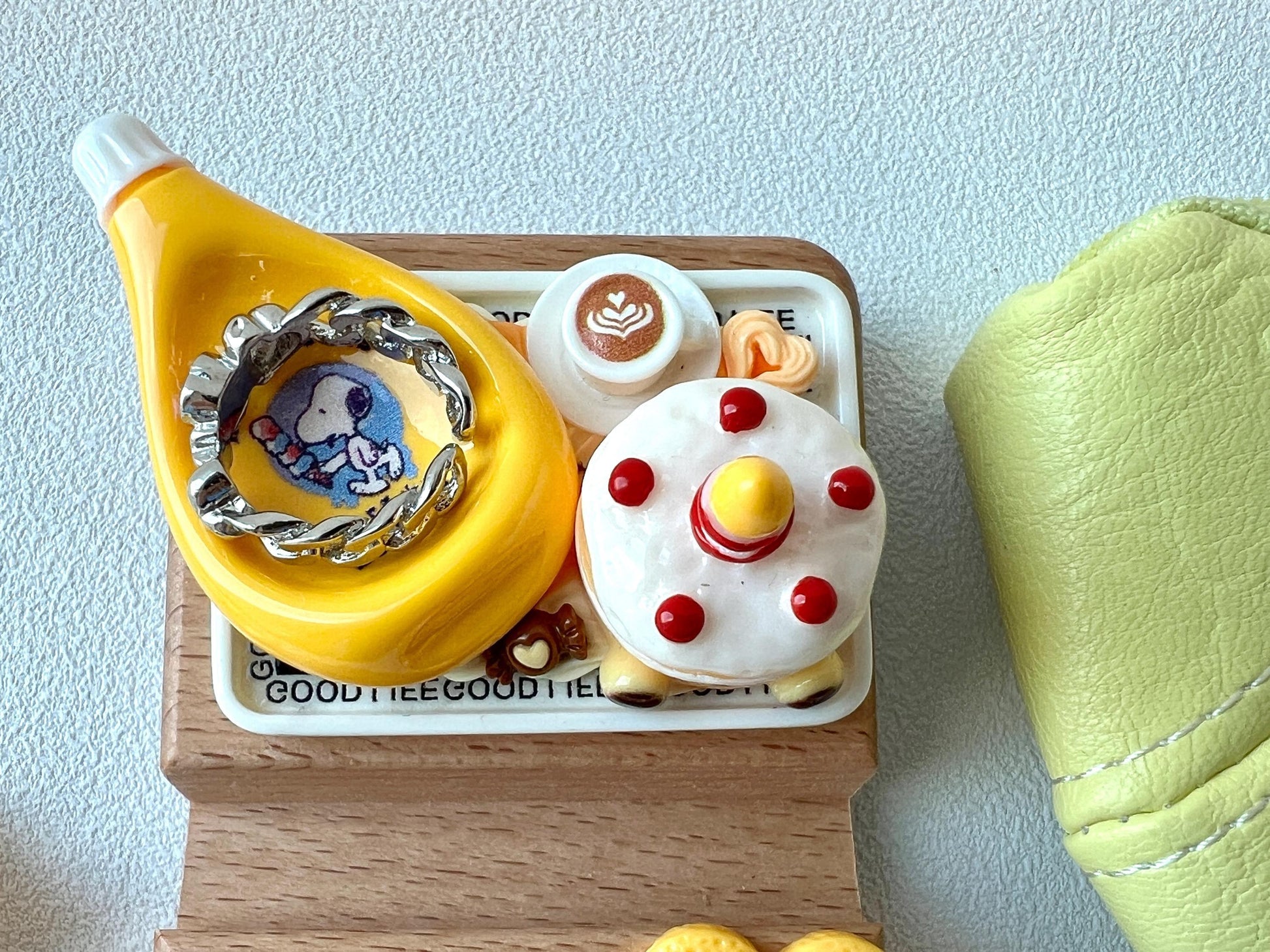 Personalized Engraving Phone Stand Wood Phone Charm Bag Charm Mini Bag Yellow Snoopy Theme Adorable Gift Set