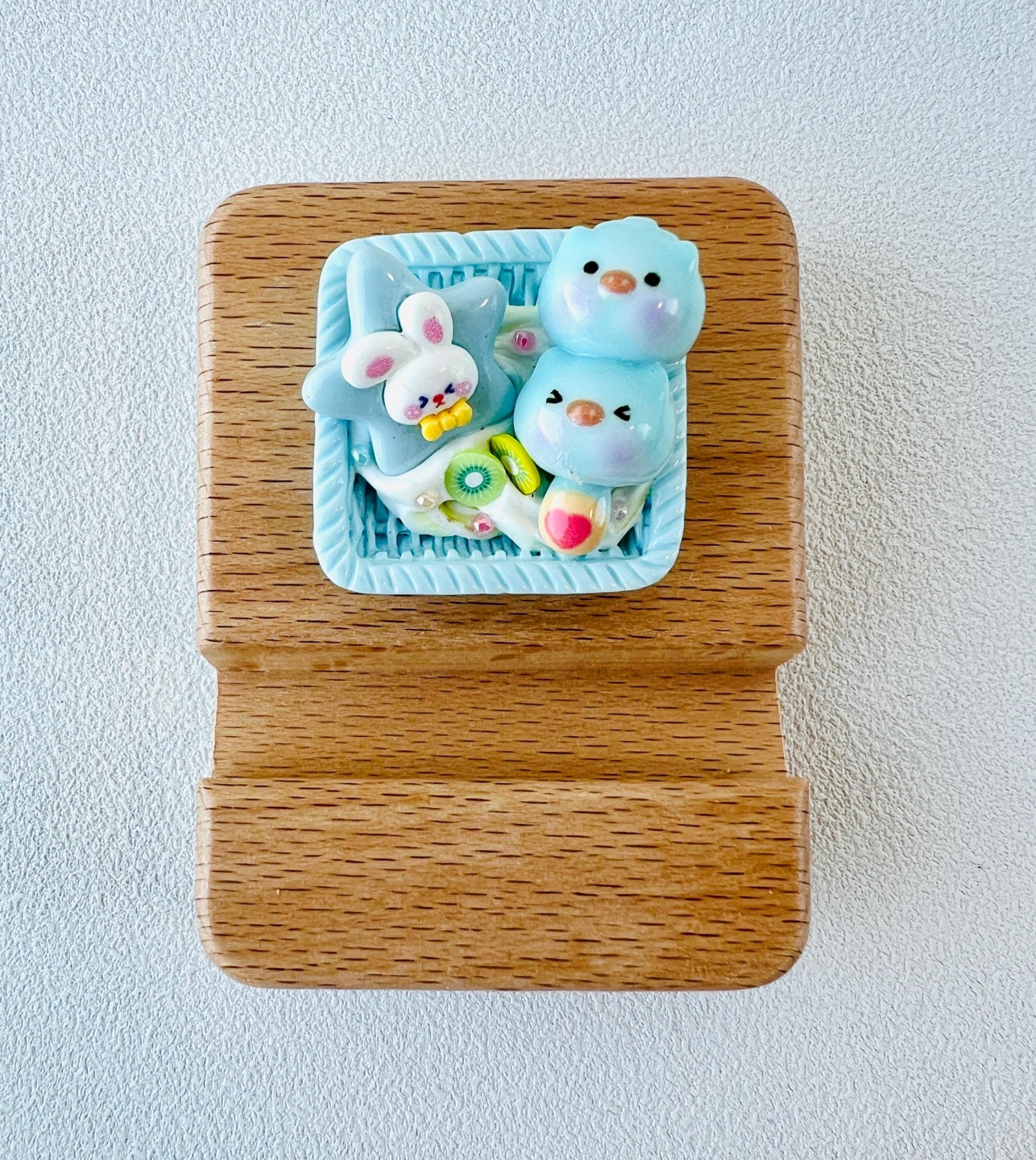 Pig Theme Personalized Name Engraving Wooden Phone Stand